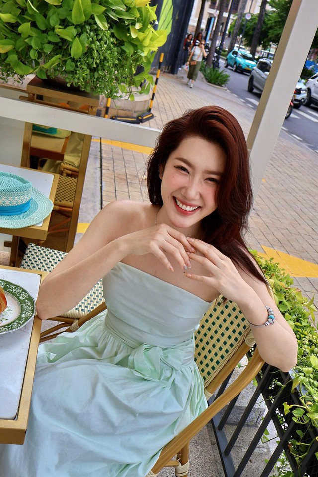 Hành động lộ liễu của mỹ nhân Running Man Việt giữa tin