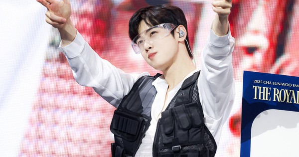 Hàn Quốc có duy nhất 1 mỹ nam gánh nhan sắc 10 triệu dân cả nước, đến cả họ tên cũng trở thành tính từ chỉ cái đẹp 51865471712985259149635865960845173711781615n 1753761748265 17537617575661194474606 204 0 1251 2000 crop 1753761825986539536819jpg