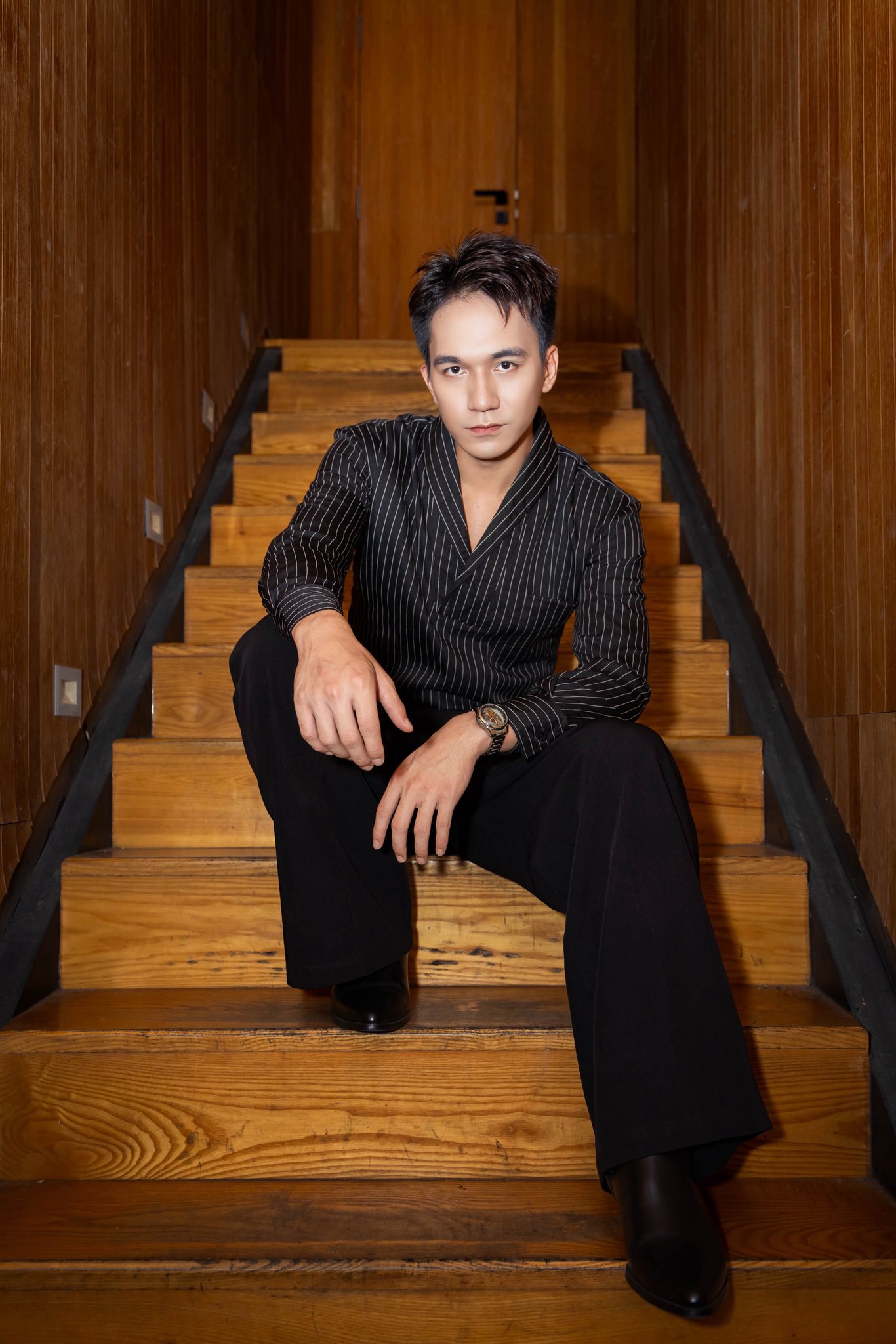 Trai đẹp 1m8 hot nhất phim Mưa Đỏ: Visual và body Trai đẹp 1m8 hot nhất phim Mưa Đỏ: Visual và body