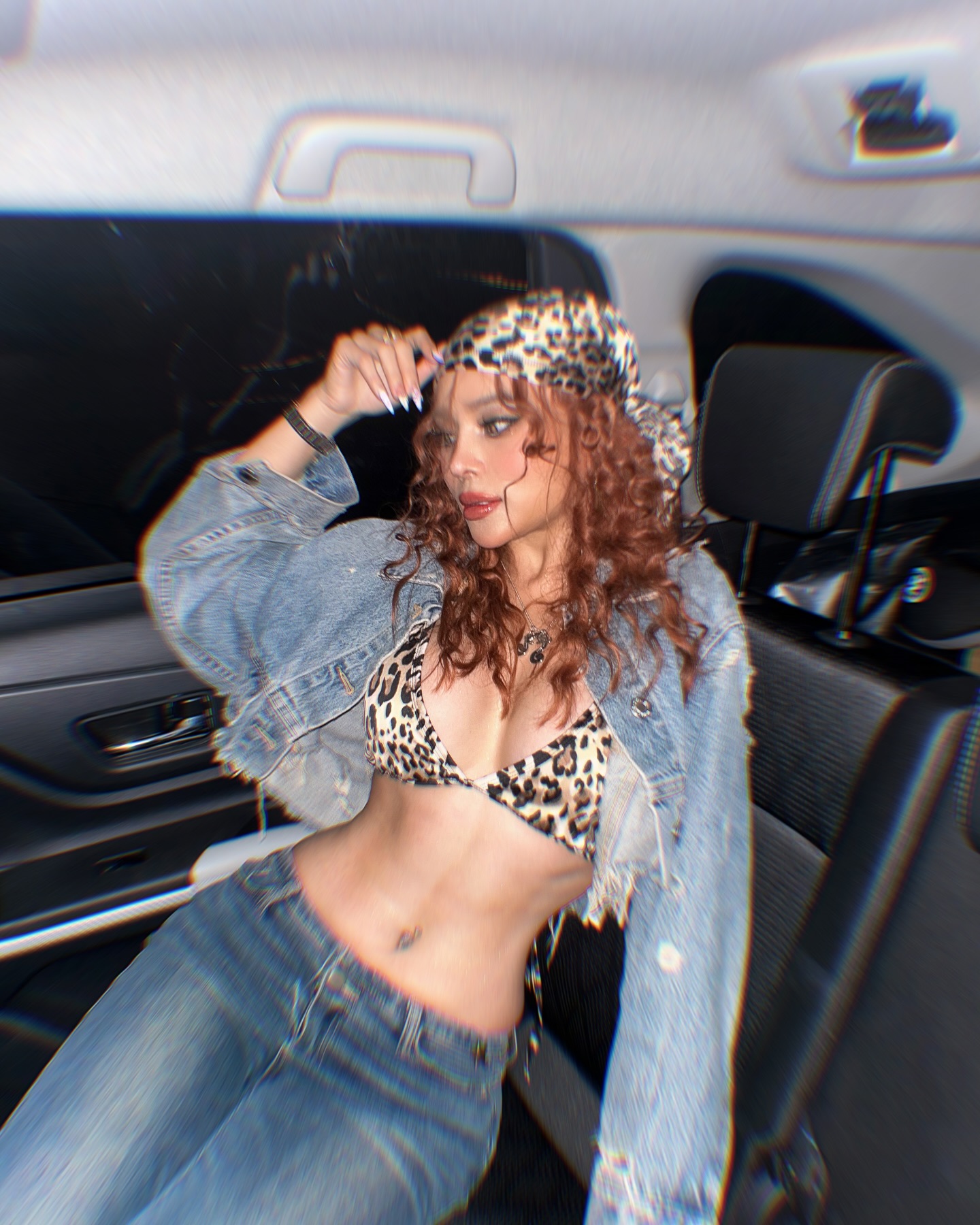 Danh tính cô gái áo cam trong quán karaoke lắc lư cùng Doãn Quốc Đam- Ảnh 6.