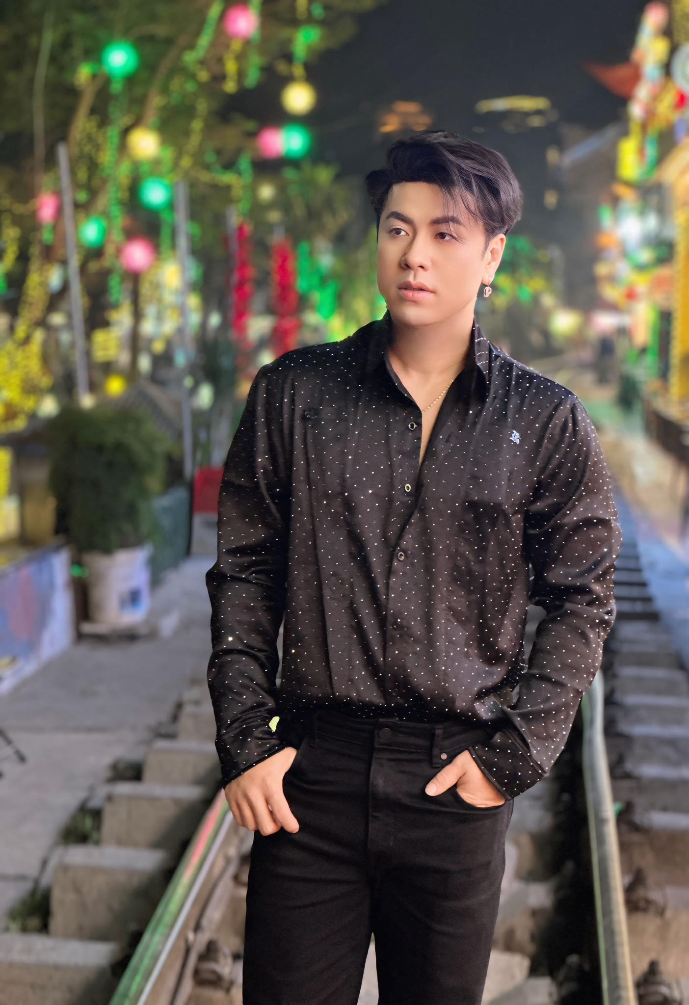 Sao nam Vbiz gánh nợ 16 tỷ đồng giúp bạn, nay trùng tu nhan sắc đến nhận không ra- Ảnh 3.