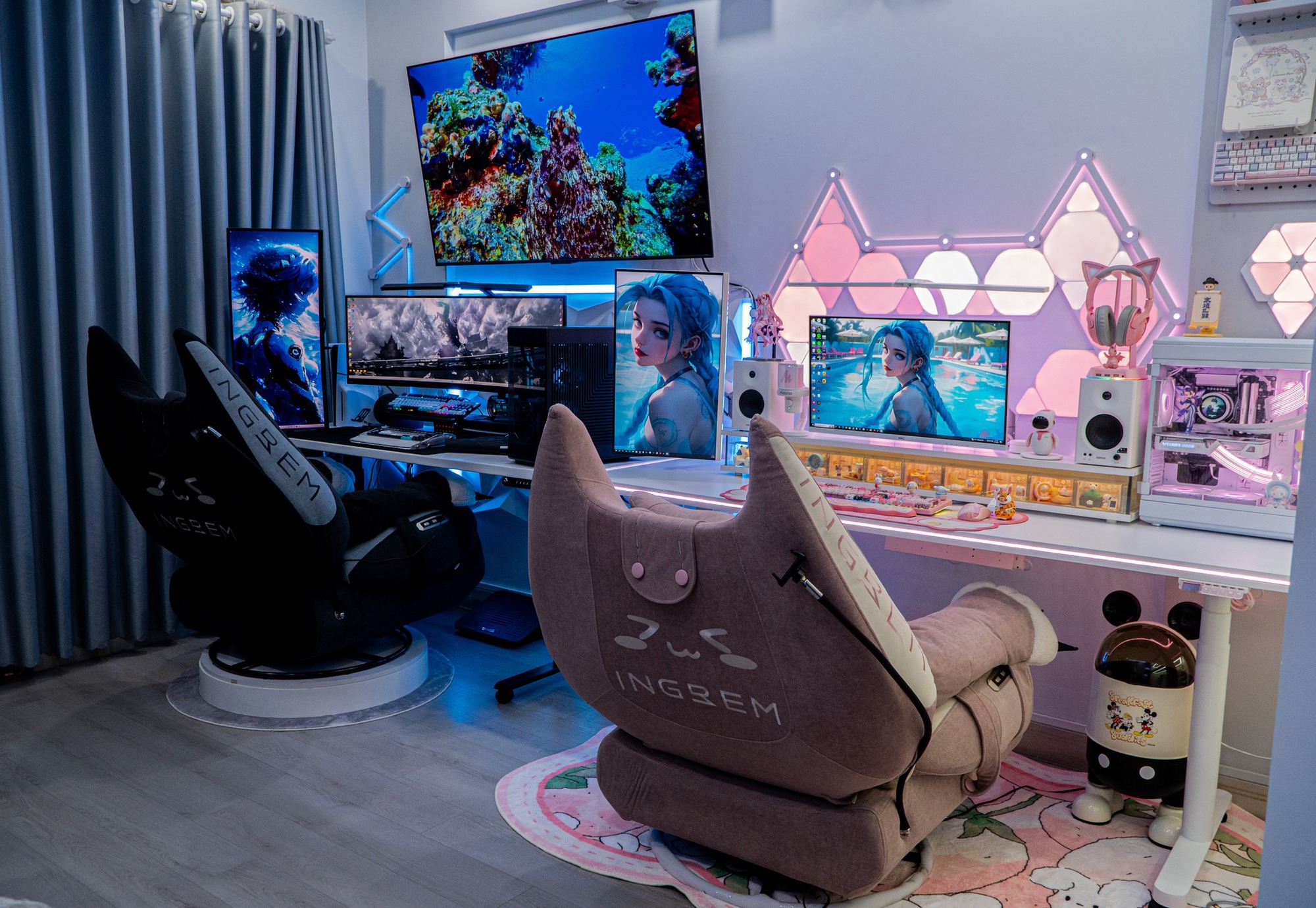 Hot girl khoe decor góc gaming đẳng cấp,