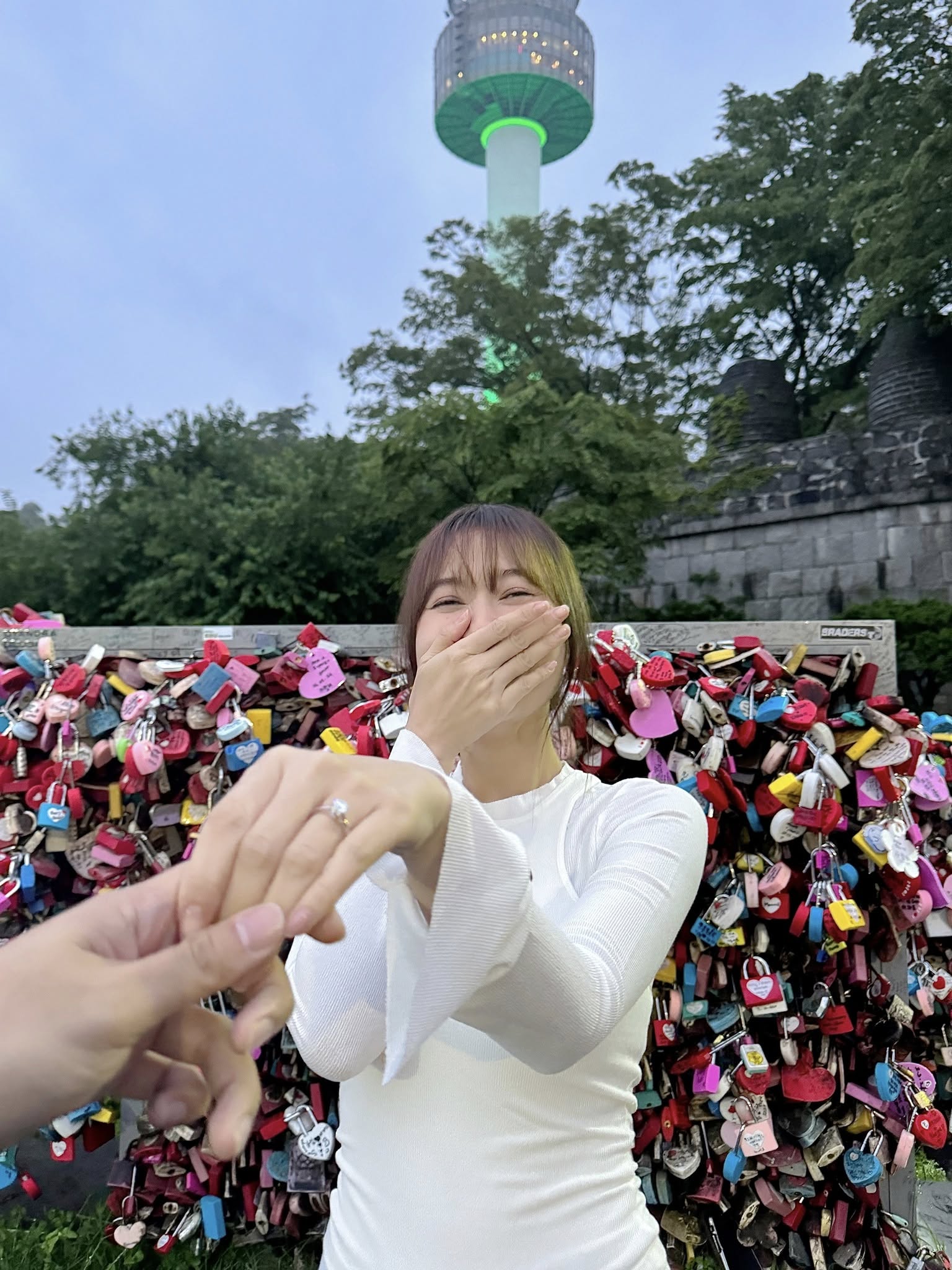 Cặp nhạc sĩ - diễn viên Việt phát tín hiệu về chung nhà sau màn cầu hôn ở Hàn Quốc?- Ảnh 3.