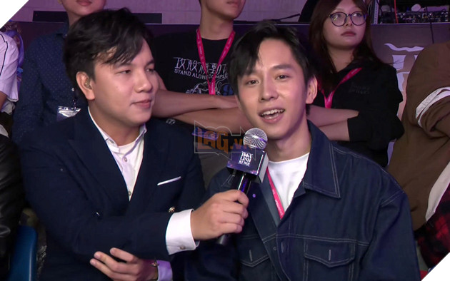 ON Live VCS 2025: Bau Khong Khi Soi Noi Cua Ngay Thi Dau Chung Ket 11 Bình luận viên Văn Tùng cũng đã có mặt