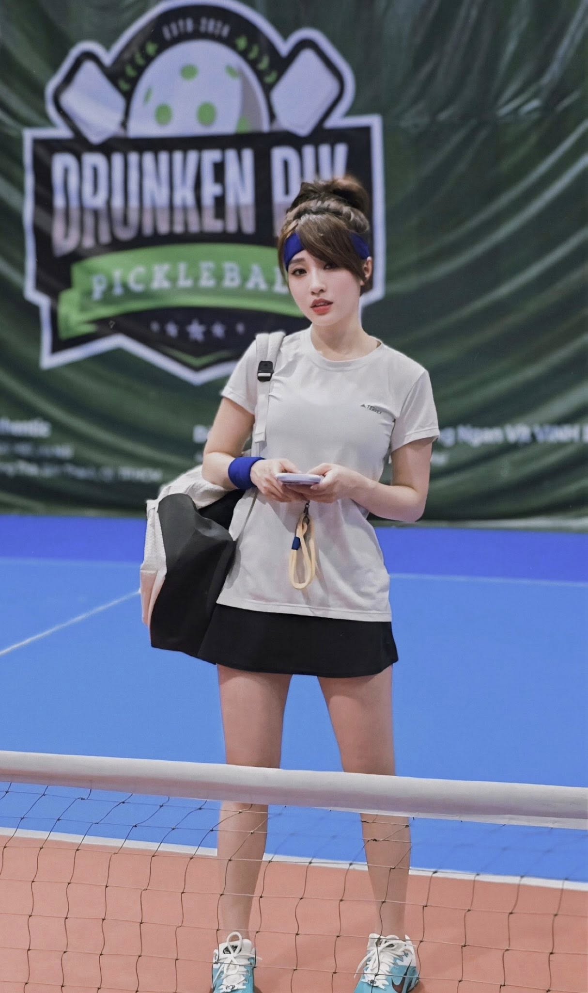 520937562314027793326540658691740081472716231n-17530679230402058056709-1753071326190-17530713264011845648849 "Bỏng mắt" với những shoot hình thả dáng của nàng "banker" hot nhất cõi mạng 520937562314027793326540658691740081472716231n 17530679230402058056709 1753071326190 17530713264011845648849