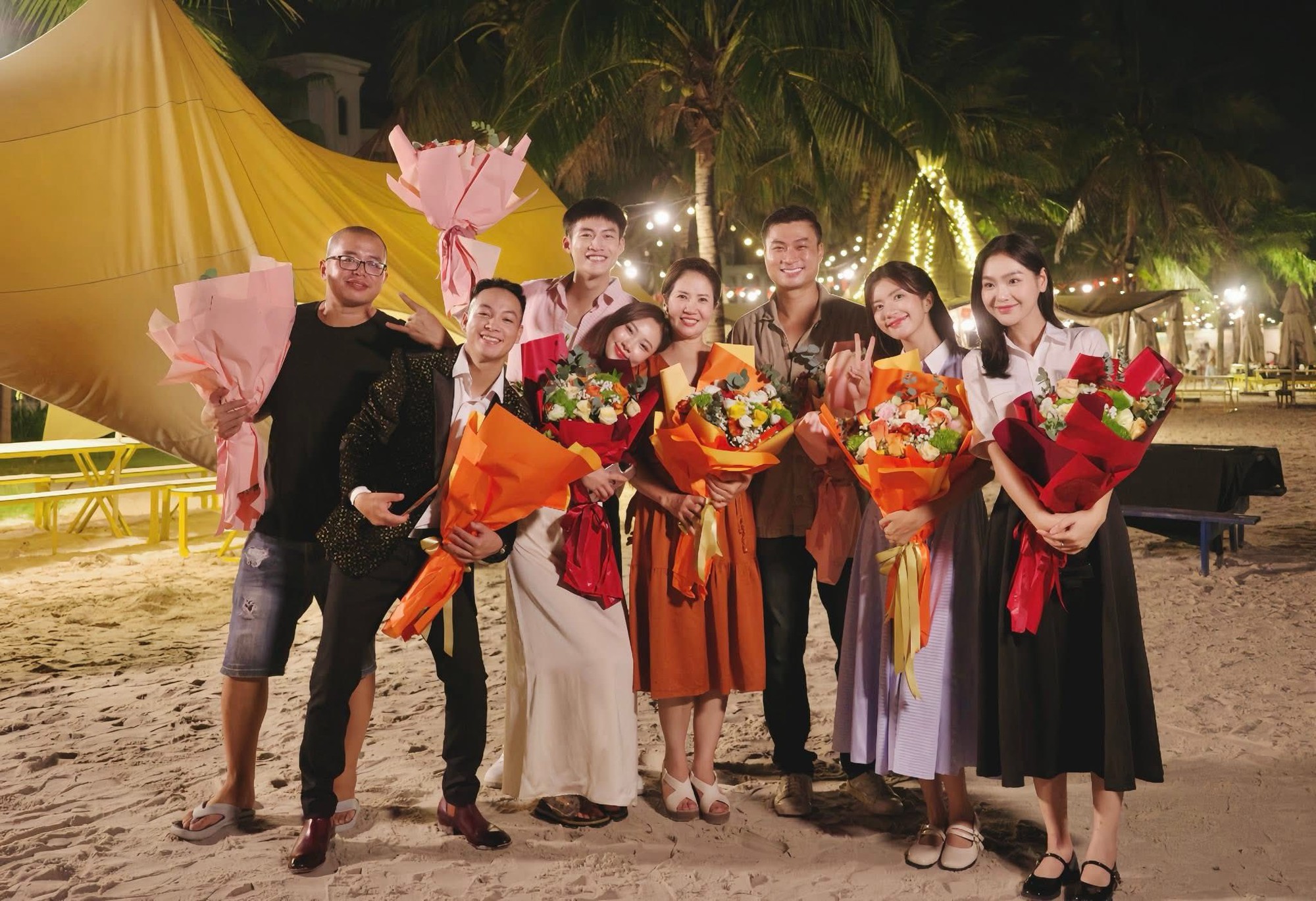 Phim Việt giờ vàng kết thúc như trò cười, ai thích đày đọa bản thân thì hẵng xem- Ảnh 3. Phim Việt giờ vàng kết thúc như trò cười, ai thích đày đọa bản thân thì hẵng xem- Ảnh 3.