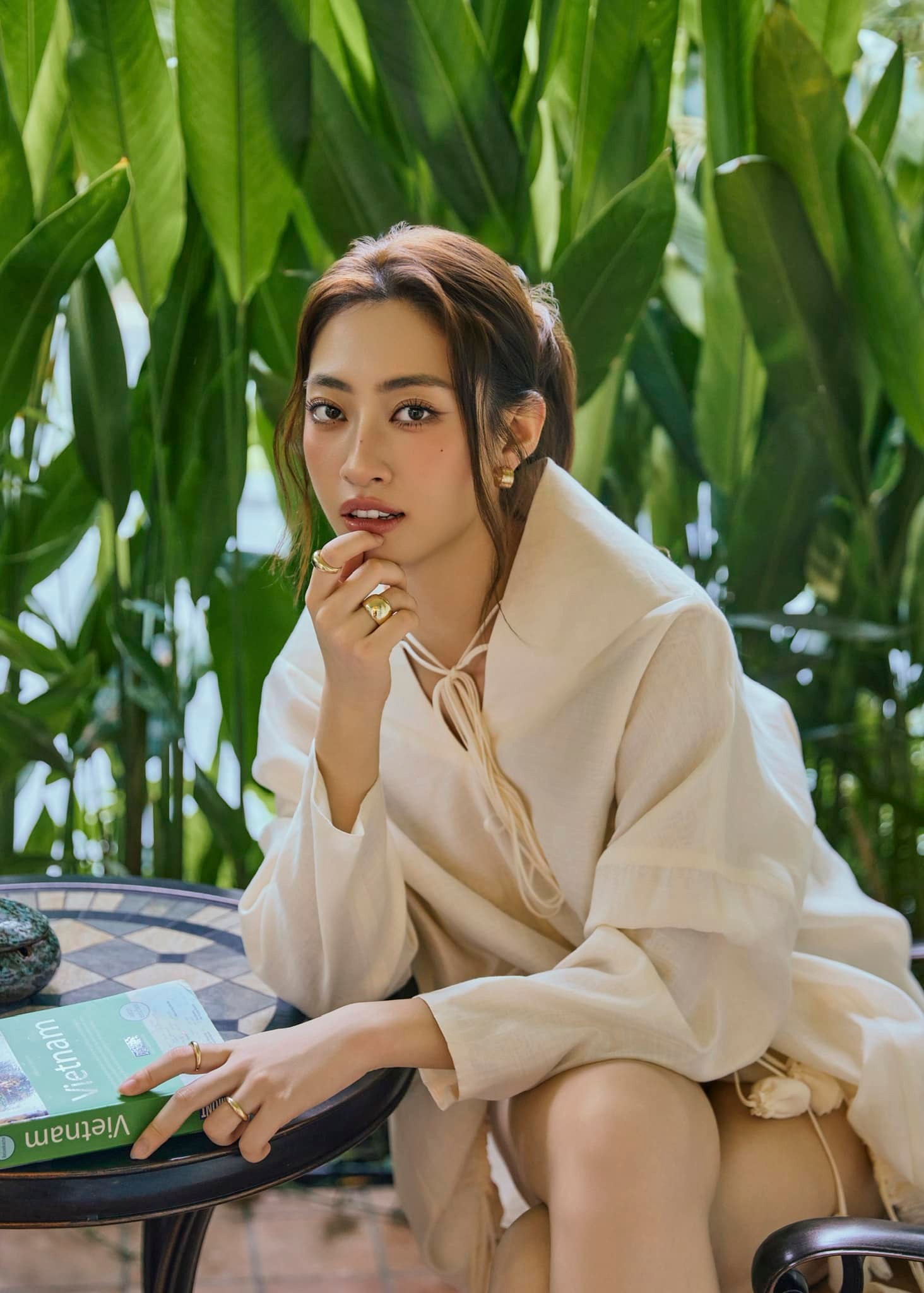 Hoa hậu Lương Thùy Linh bị