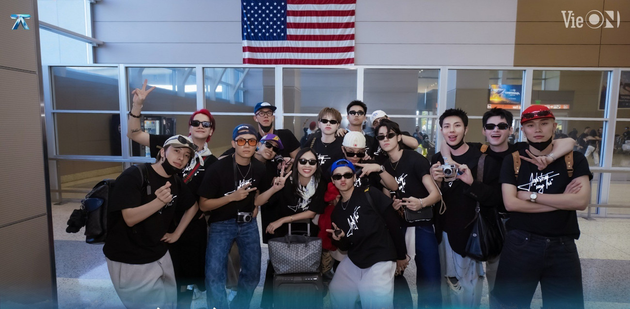 HIEUTHUHAI và 25 anh trai đổ bộ sân bay Mỹ- Ảnh 10.