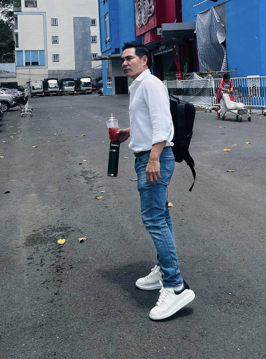 Tuổi 52 cực phong độ của