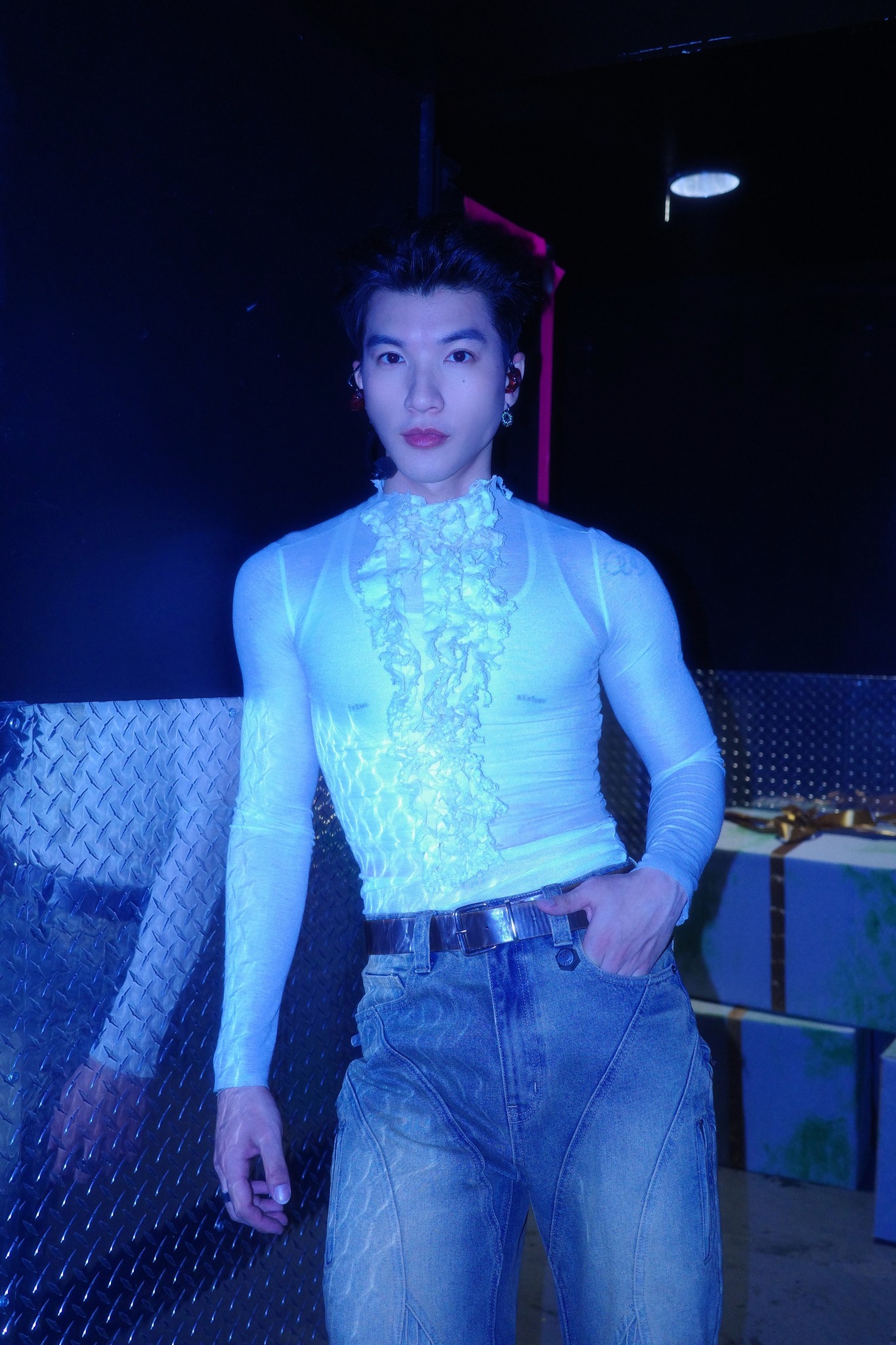 HIEUTHUHAI nói đúng 1 câu giữa tranh cãi uốn éo gợi cảm quá đà, gây phản cảm tại concert Mỹ- Ảnh 2.