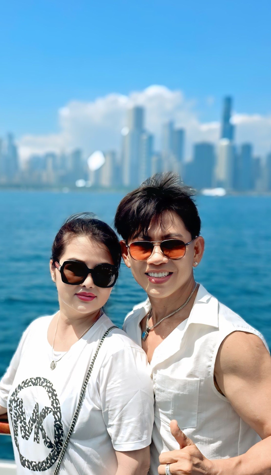 Nam ca sĩ công khai bạn gái ở tuổi U60: Từng là ngôi sao ca nhạc, giờ là thầy giáo dạy Toán, body 6 múi- Ảnh 5.