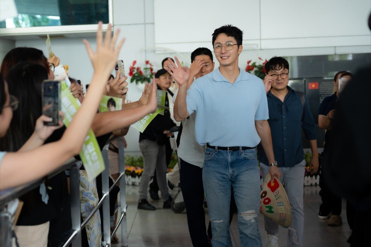 Nam diễn viên Hàn tới TPHCM- Ảnh 1.