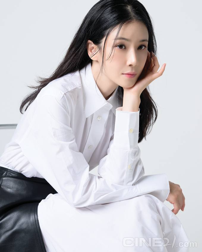 Tìm đâu ra người thứ 2 đầu tóc tả tơi vẫn đẹp tê tái như Hoa hậu này, nhìn cận mặt mà muốn thở oxi gấp- Ảnh 7.