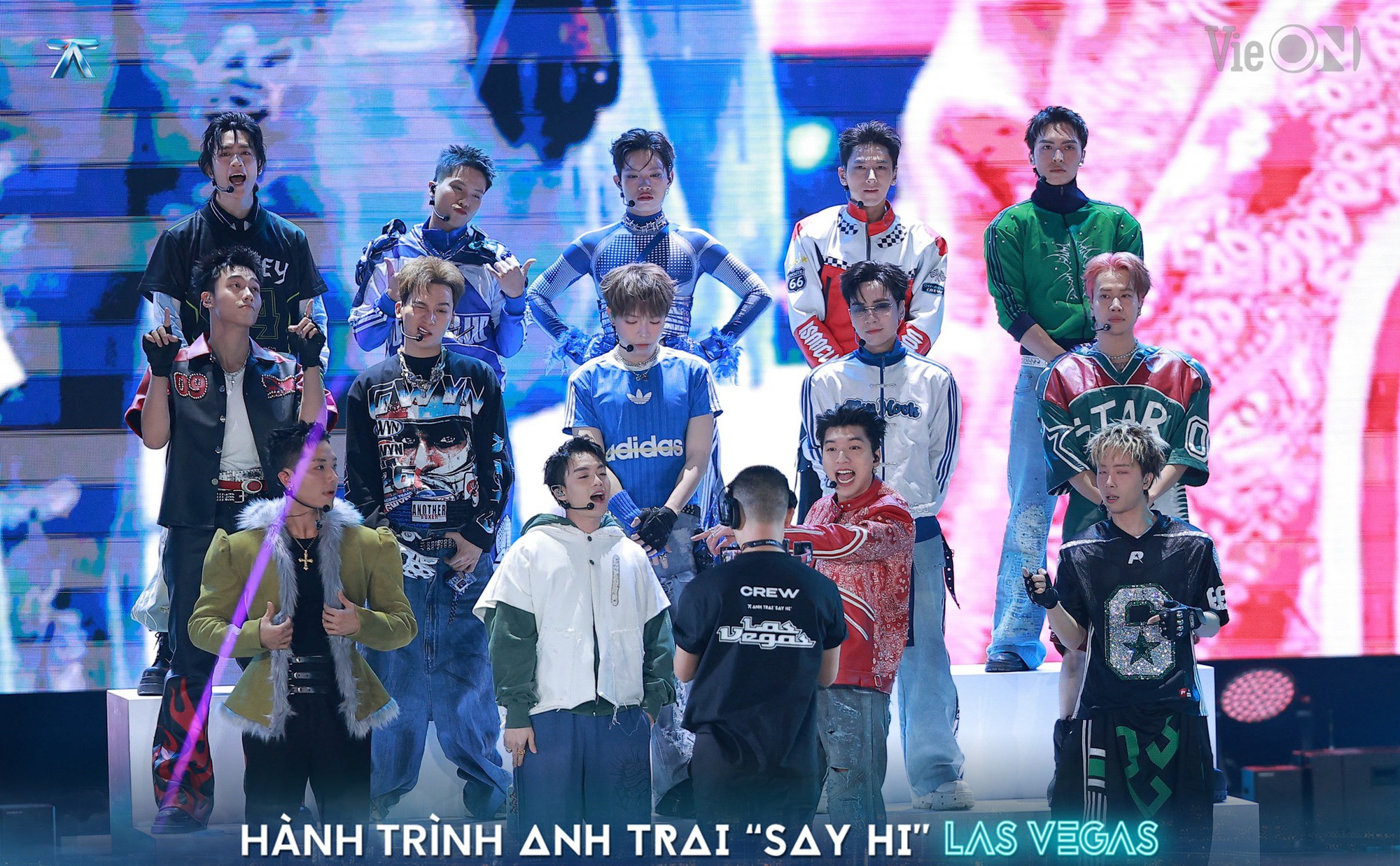 "Zoom cận" dàn Anh Trai Say Hi từ Mỹ về Việt Nam: Người xuất hiện "tuyệt đối điện ảnh", người được bạn gái tháp tùng sát rạt! 52498501013306115154019719138563444419894761n 1753866122060 1753866122385957579832