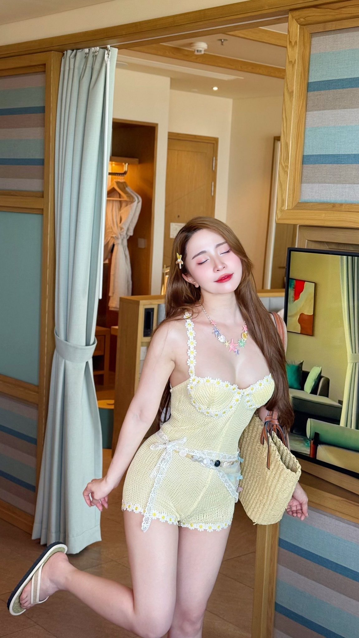 Hot girl Miss Audition tiếp tục khiến fan ngỡ ngàng, độ gợi cảm tăng mạnh- Ảnh 4.