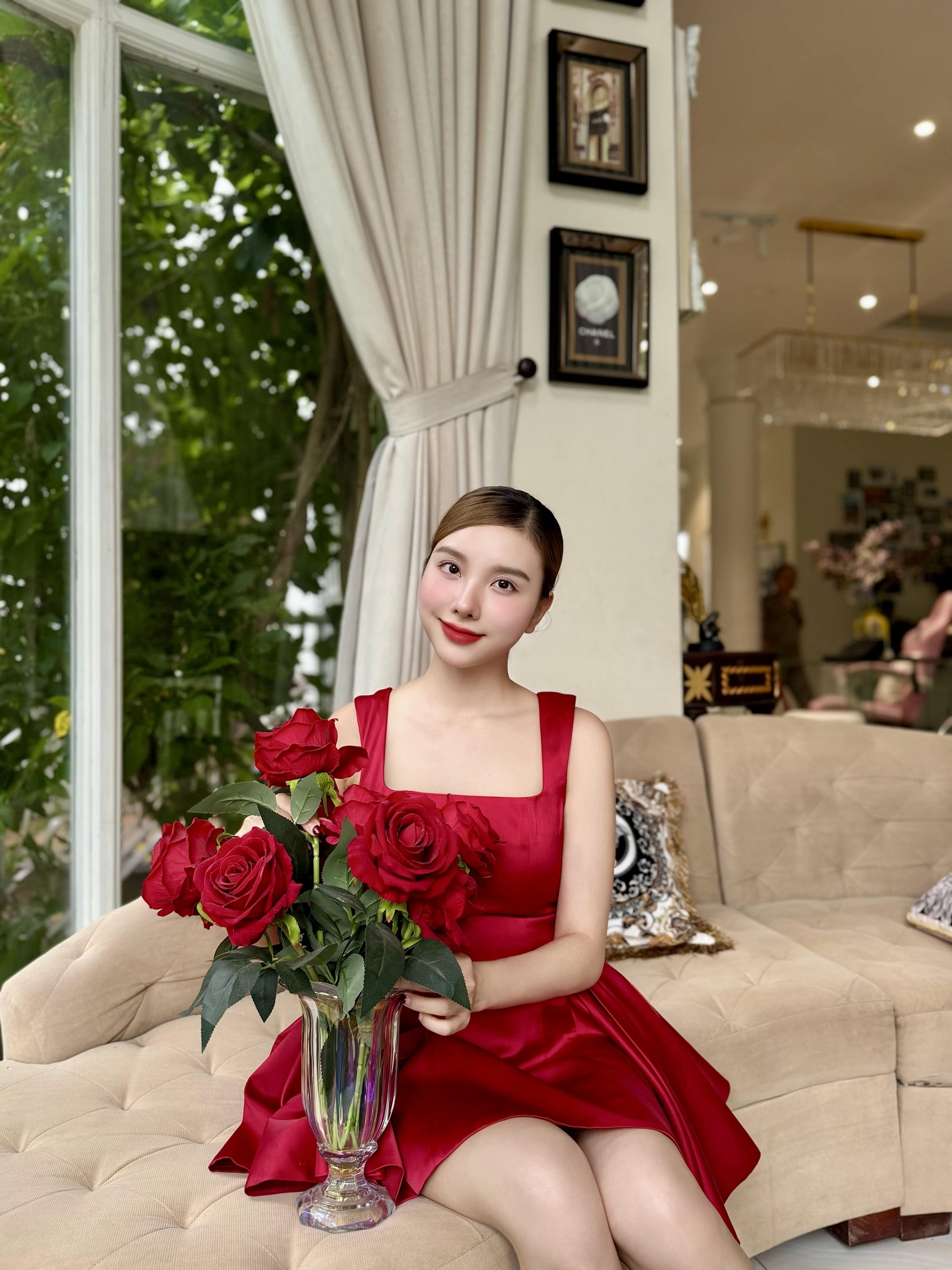 Mỹ nhân Việt là nữ tổng tài sở hữu biệt thự bề thế ở TP.HCM, đi Lamborghini 18 tỷ đồng, dùng điện thoại Vertu- Ảnh 4.