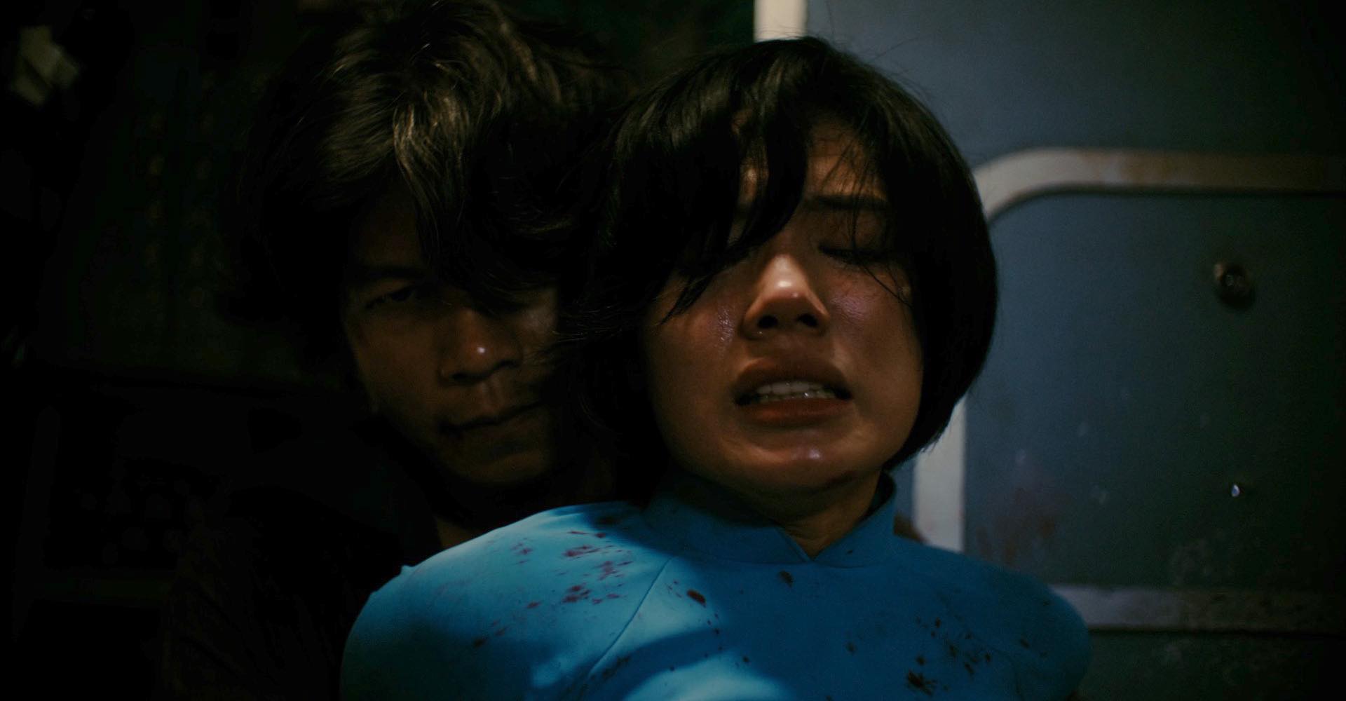 Nữ tiếp viên hàng không tóc ngắn trong Tử Chiến Trên Không: Dáng đẹp, mặt cực xinh nhưng thứ lấn át tất cả là diễn xuất “nổi da gà”- Ảnh 3. Nữ tiếp viên hàng không tóc ngắn trong Tử Chiến Trên Không: Dáng đẹp, mặt cực xinh nhưng thứ lấn át tất cả là diễn xuất “nổi da gà”- Ảnh 3.