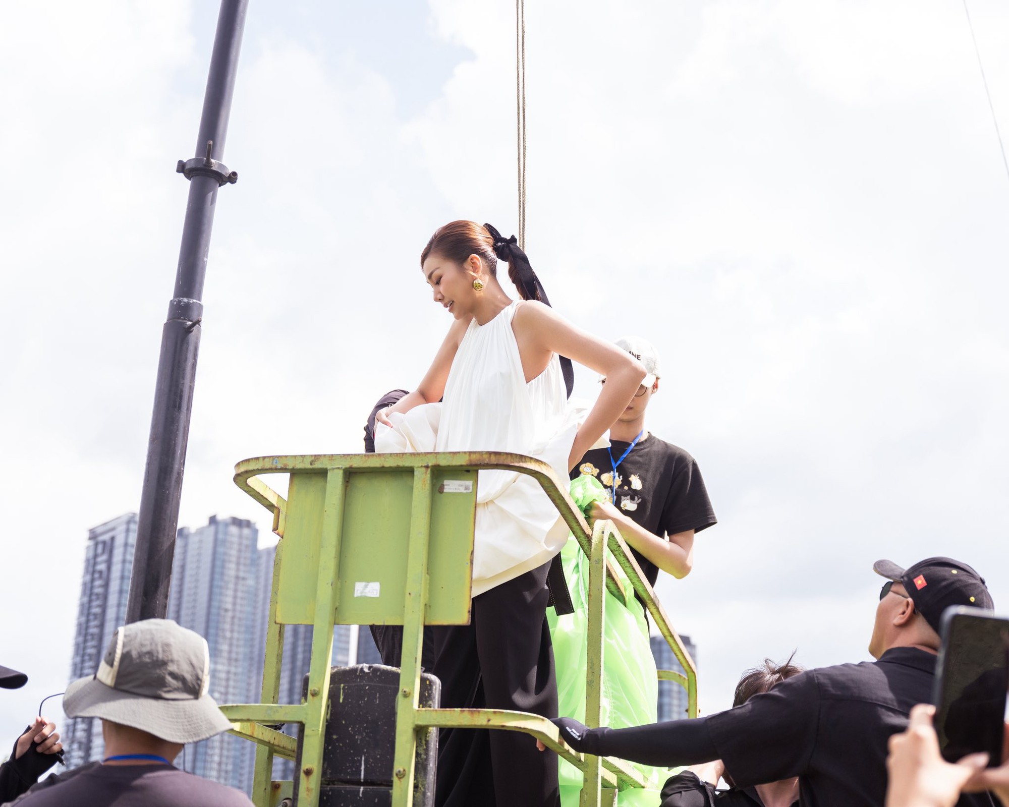 Clip: Thanh Hằng tiếp tục tung clip thị phạm Next Top tập 2, drama gì nữa đây?- Ảnh 5.