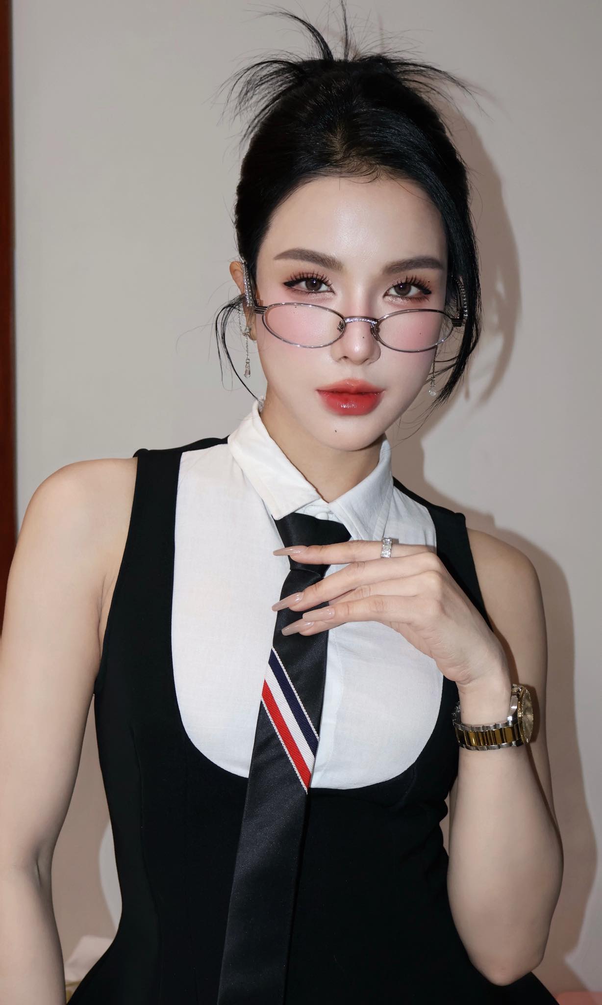 Chị đẹp Vbiz từng bị gọi là