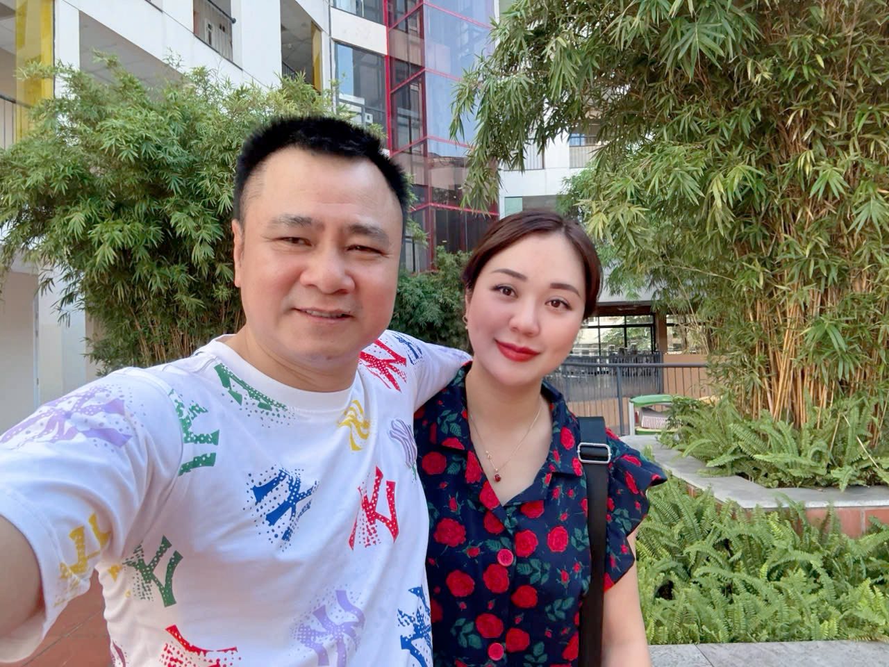 Đại tá, Giám đốc Nhà hát Chèo thương vợ hai kém 12 tuổi thiệt thòi, phải