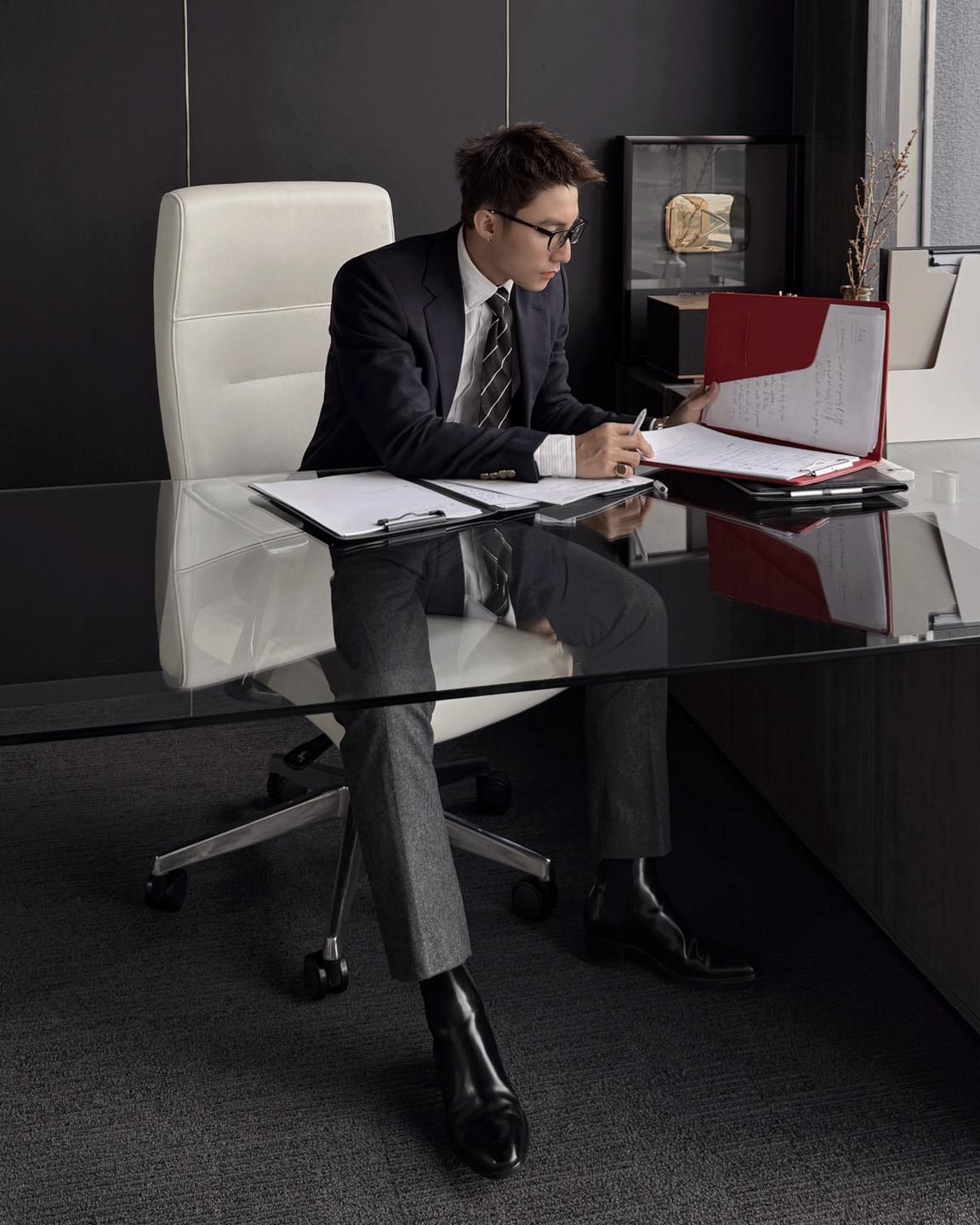 Sơn Tùng có động thái giữa ồn ào tình ái, visual đích thị là nam chính tiểu thuyết ngôn tình!- Ảnh 2.