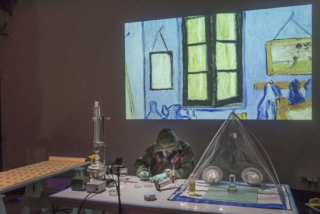 Cuốn sách Cuốn sách