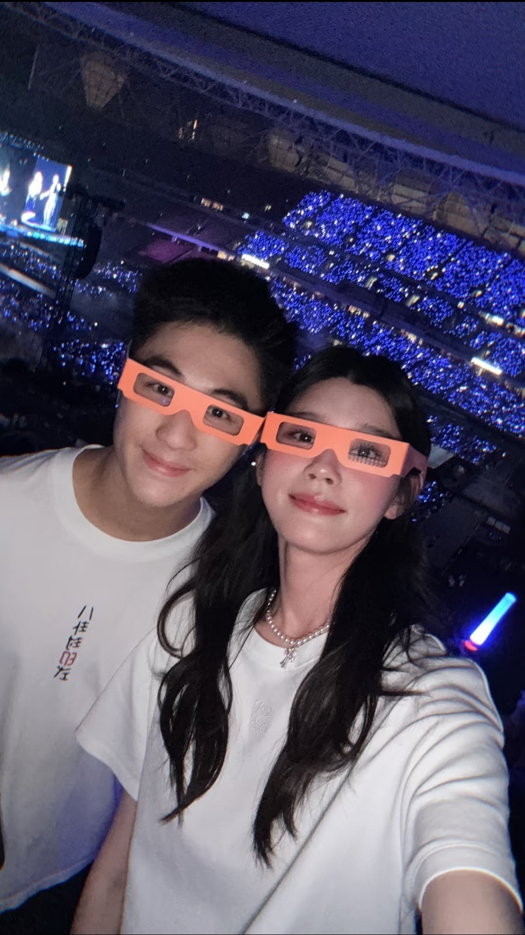 Fan dậy sóng trước hình ảnh mới nhất của siêu mẫu Victoria's Secret giữa nghi vấn bị chồng thiếu gia sòng bạc “cắm sừng”- Ảnh 2. Fan dậy sóng trước hình ảnh mới nhất của siêu mẫu Victoria's Secret giữa nghi vấn bị chồng thiếu gia sòng bạc “cắm sừng”- Ảnh 2.