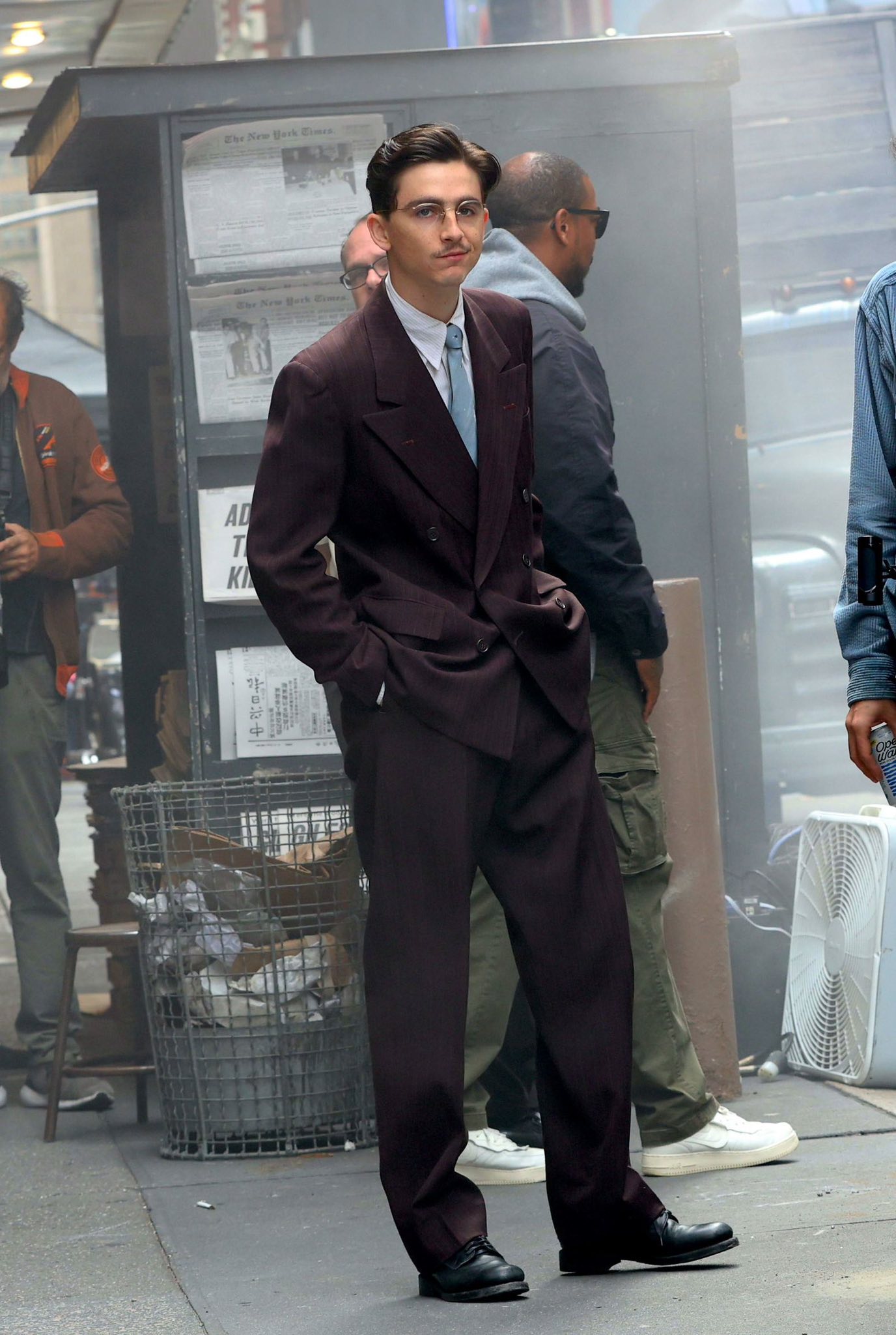 24 triệu người không tin đây là Timothée Chalamet, mỹ nam đẹp trai nhất thế giới làm sao thế này?- Ảnh 2. 24 triệu người không tin đây là Timothée Chalamet, mỹ nam đẹp trai nhất thế giới làm sao thế này?- Ảnh 2.