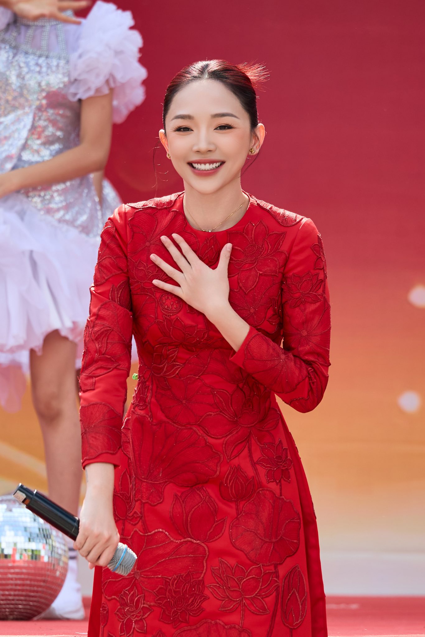 Tóc Tiên - Duy Khánh - Puka và dàn sao cùng lan toả tinh thần tự hào: Nếu có kiếp sau tôi vẫn muốn là người Việt Nam!- Ảnh 8. Tóc Tiên - Duy Khánh - Puka và dàn sao cùng lan toả tinh thần tự hào: Nếu có kiếp sau tôi vẫn muốn là người Việt Nam!- Ảnh 8.