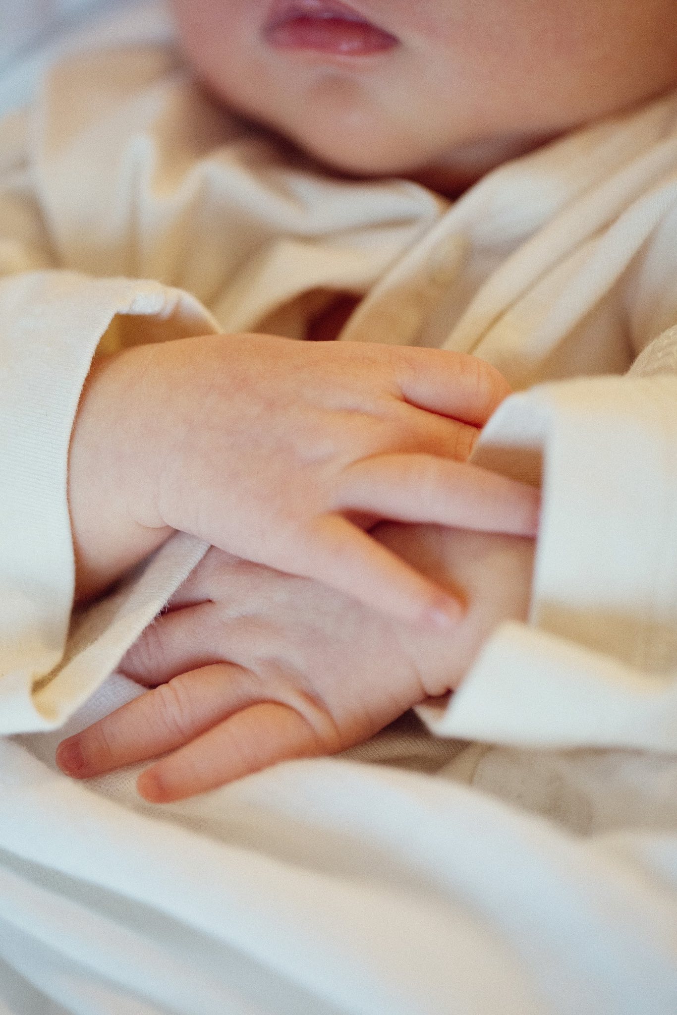 Quỳnh Lương và chồng gia nhập hội nghiện con, mắc 1 tình trạng mà bố mẹ bỉm nào cũng gặp phải- Ảnh 2. Quỳnh Lương và chồng gia nhập hội nghiện con, mắc 1 tình trạng mà bố mẹ bỉm nào cũng gặp phải- Ảnh 2.