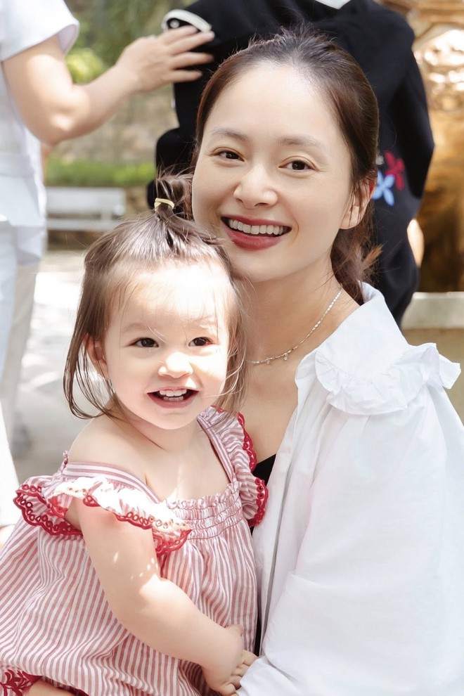 Lan Phương hậu ly hôn chồng Tây: Lan Phương hậu ly hôn chồng Tây: