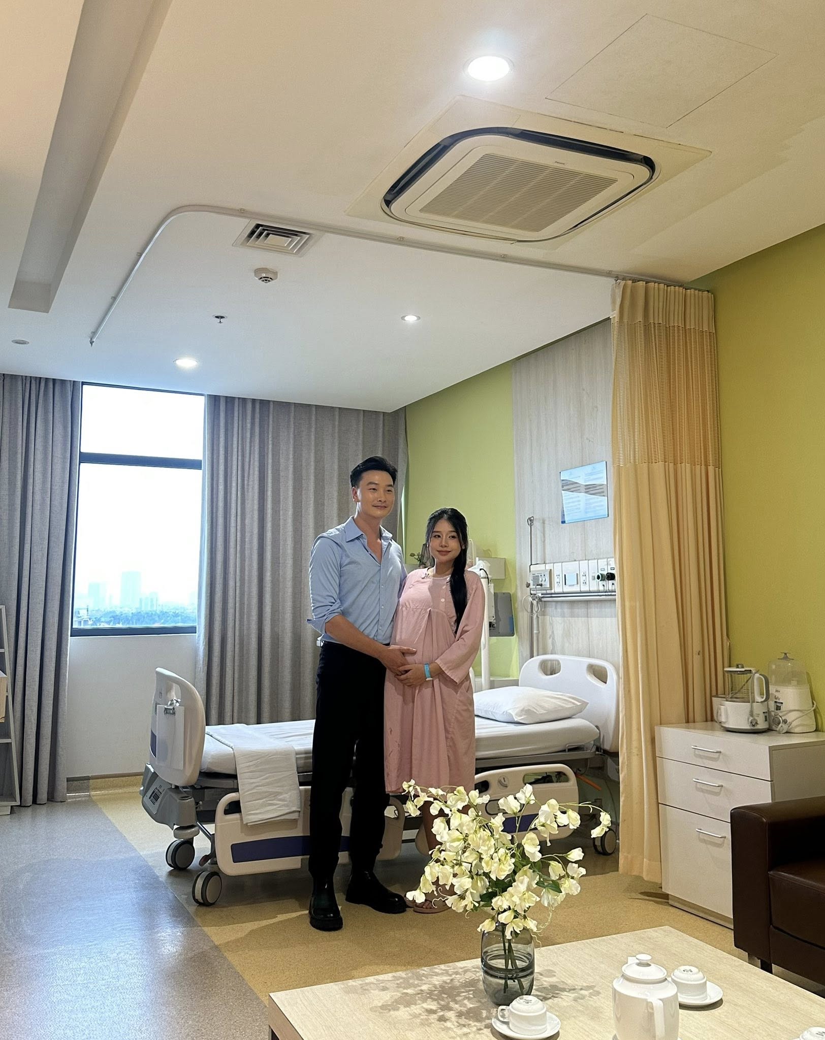 Nam thần phim VTV và vợ streamer chào đón con đầu lòng sau 6 tháng kết hôn- Ảnh 3.