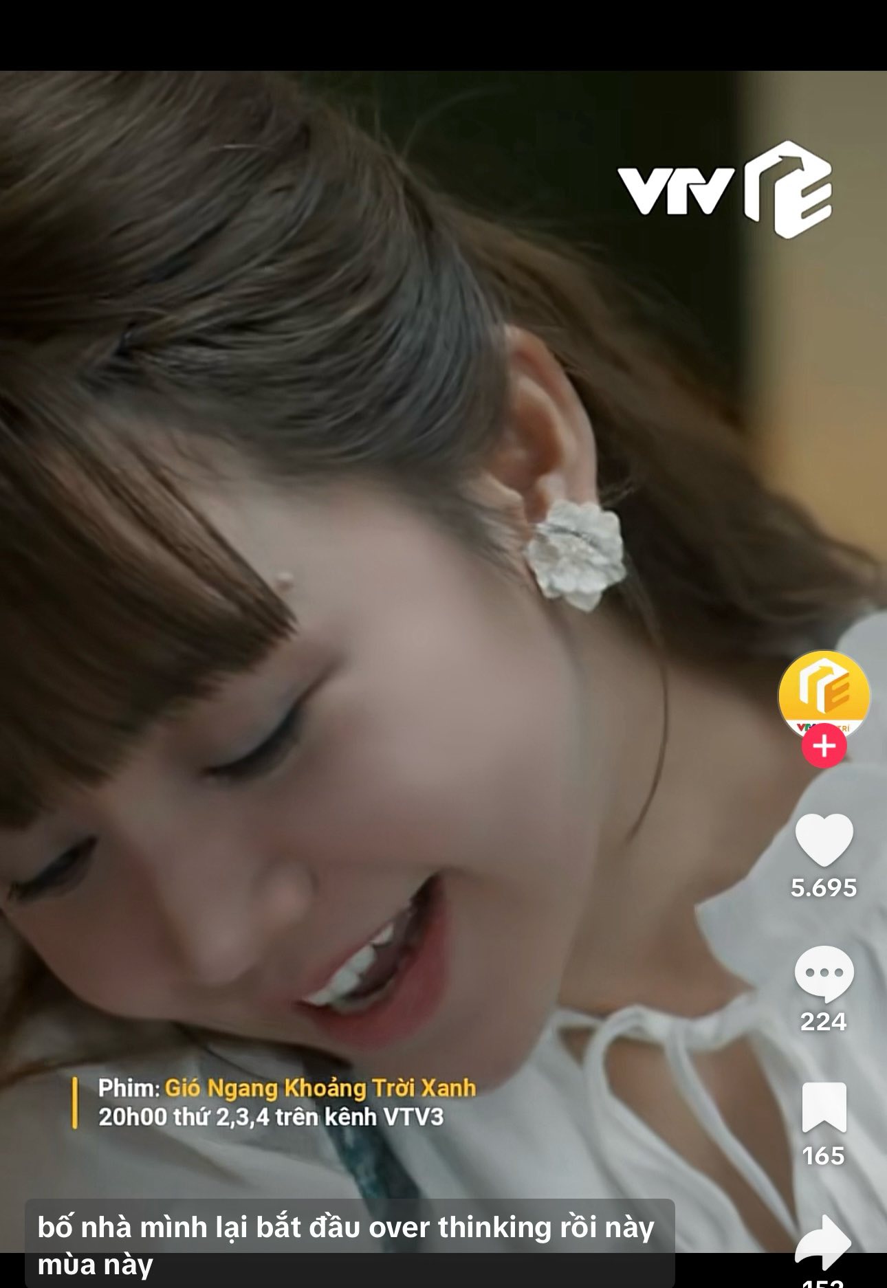 Ngoại hình khác lạ của Quỳnh Kool trong Gió Ngang Khoảng Trời Xanh là do đang có bầu?- Ảnh 5. Ngoại hình khác lạ của Quỳnh Kool trong Gió Ngang Khoảng Trời Xanh là do đang có bầu?- Ảnh 5.