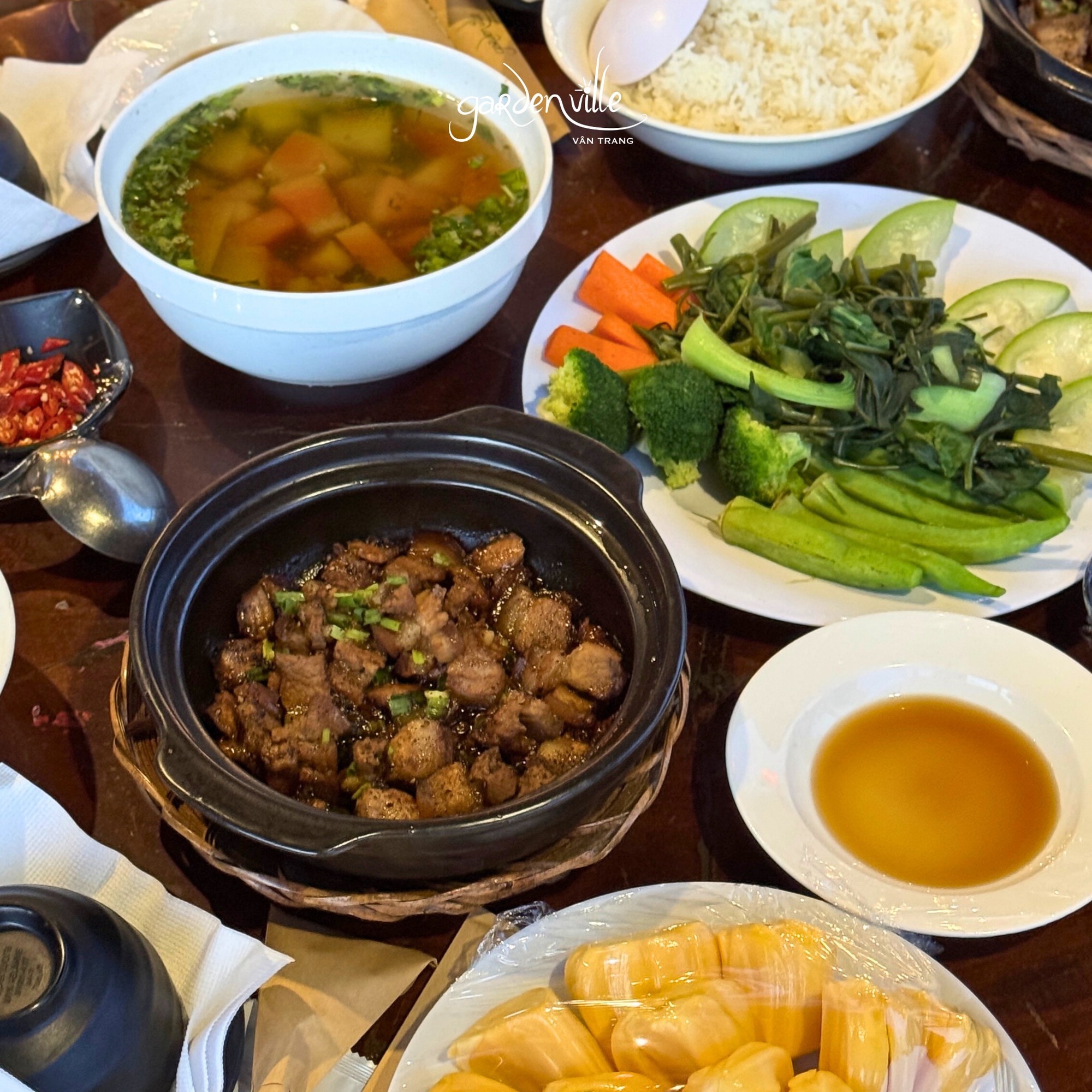 Nữ diễn viên quê Tiền Giang sở hữu cả một khu sinh thái rộng 5 hecta, nhìn cây cối xanh mướt mà ai cũng phải khen: Mẹ 4 con vừa giàu vừa giỏi- Ảnh 9.