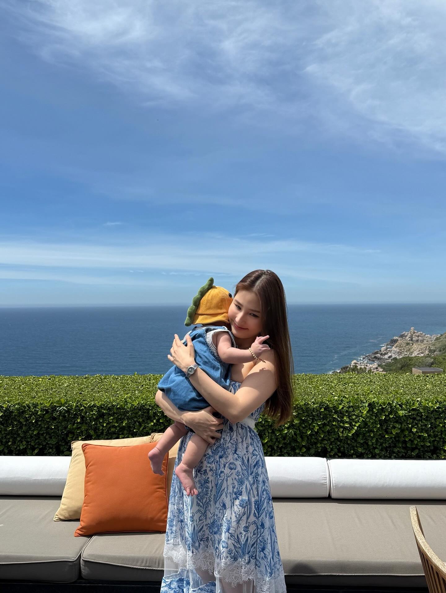 4 màn cầu hôn độc lạ nhất Vbiz: Người chi 3 tỷ đồng, người