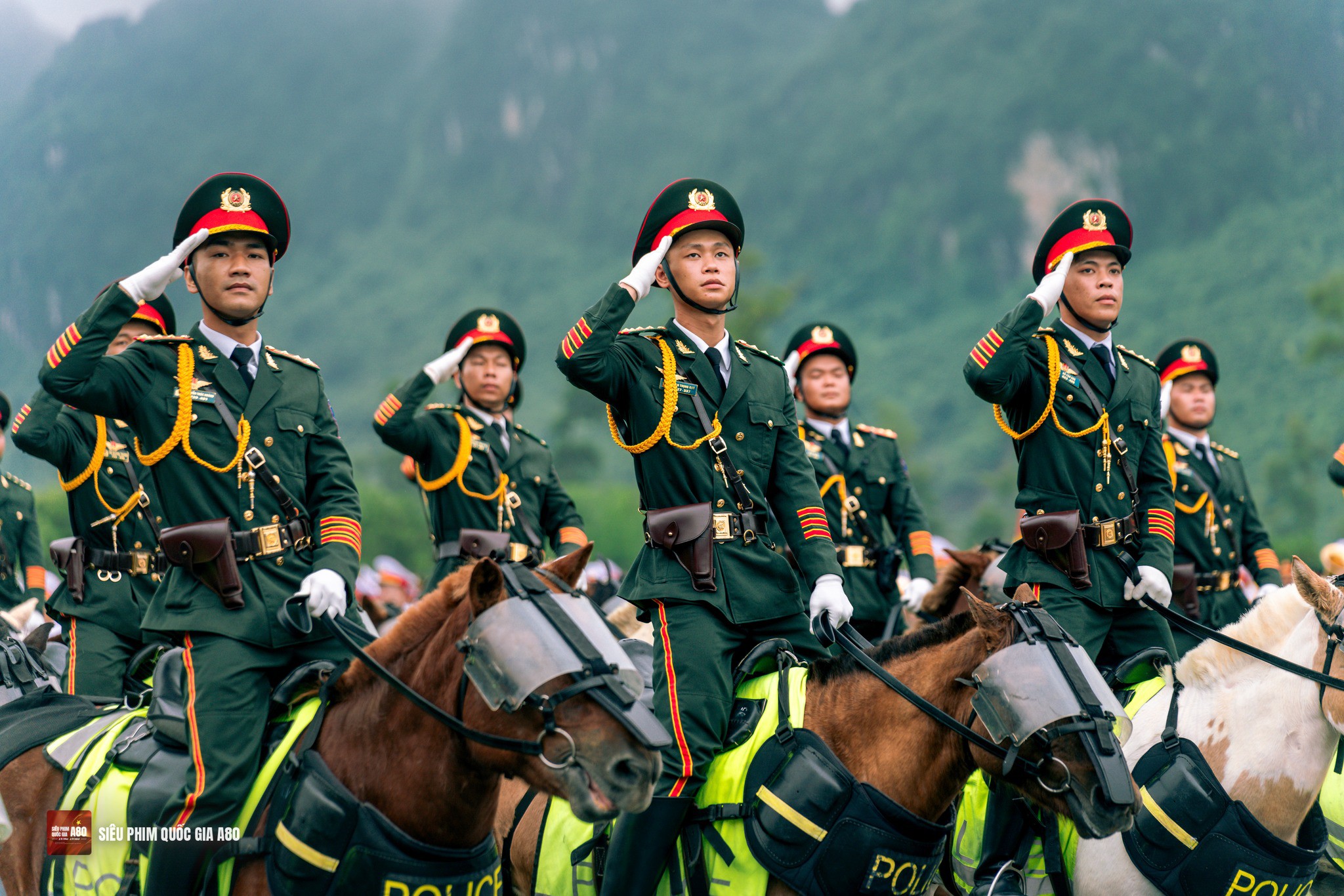 534859789_2971768782994005_2003891837274264587_n-1757079407-400-width2048height1366 Hình ảnh hùng dũng của khối Kỵ binh