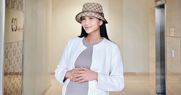 Hoa hậu H'Hen Niê tiết lộ lý do không tổ chức tiệc công bố giới tính của con 53490543313728977642025924697098887194759522n 1755661973089858664846 1755699693636 1755699693935113913917 388 0 1212 1573 crop 1755699767981549161320jpg