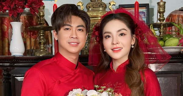 Cặp đôi ca sĩ Vbiz bị soi sống chung nhà bí mật tổ chức đám hỏi? 53499917032377166630529994683728142884940676n 17555329665331886823325 1755573645800 17555736464181683782838 275 0 1079 1536 crop 17555737985981131999488jpg