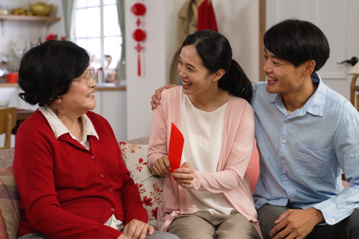 Phong bao lì xì biến mất, người người mừng tuổi qua QR Code, chuyển khoản: Phải chăng là sự thay đổi tất yếu của thời đại?- Ảnh 1. Phong bao lì xì biến mất, người người mừng tuổi qua QR Code, chuyển khoản: Phải chăng là sự thay đổi tất yếu của thời đại?- Ảnh 1.