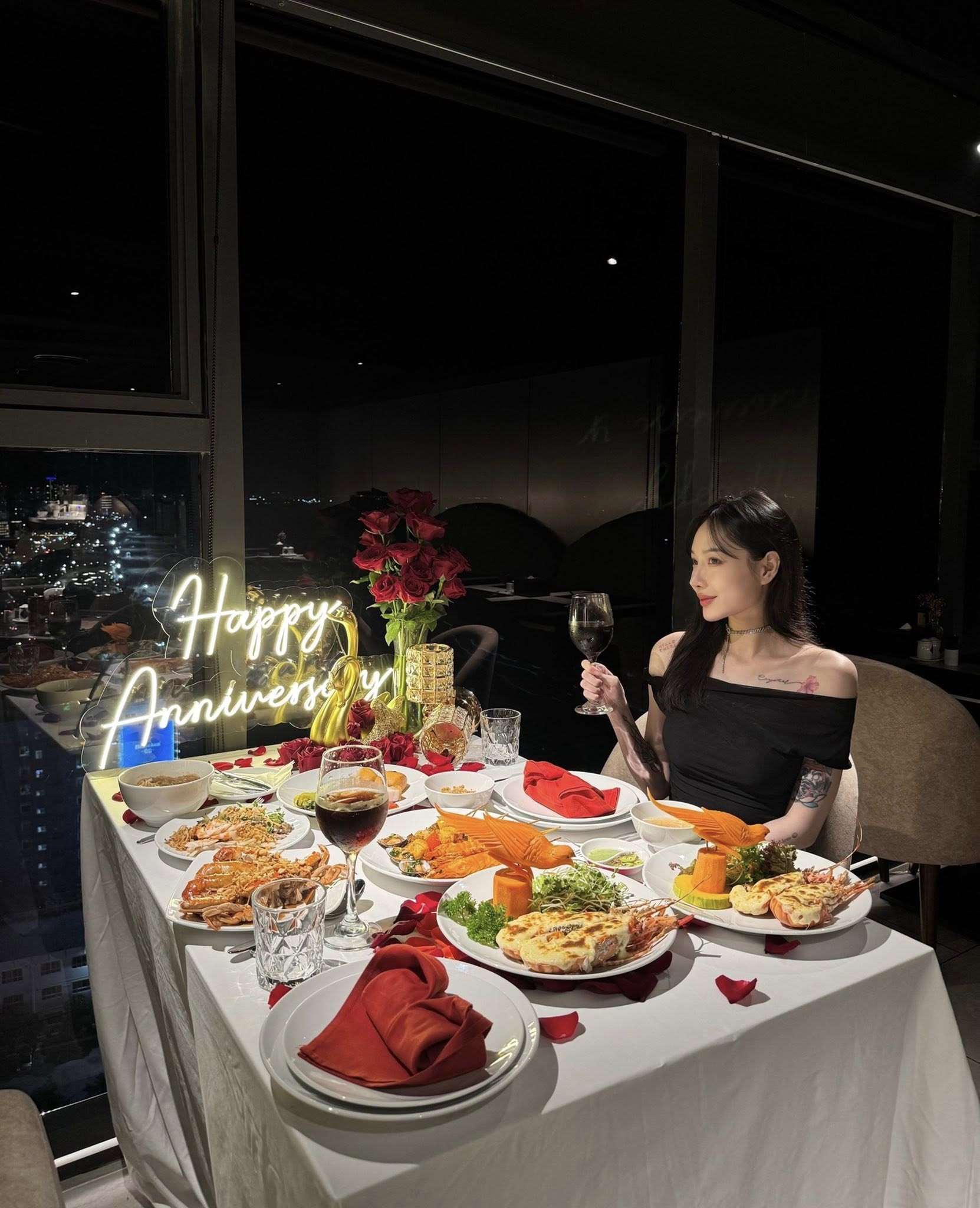 Nửa năm mới online, nữ streamer