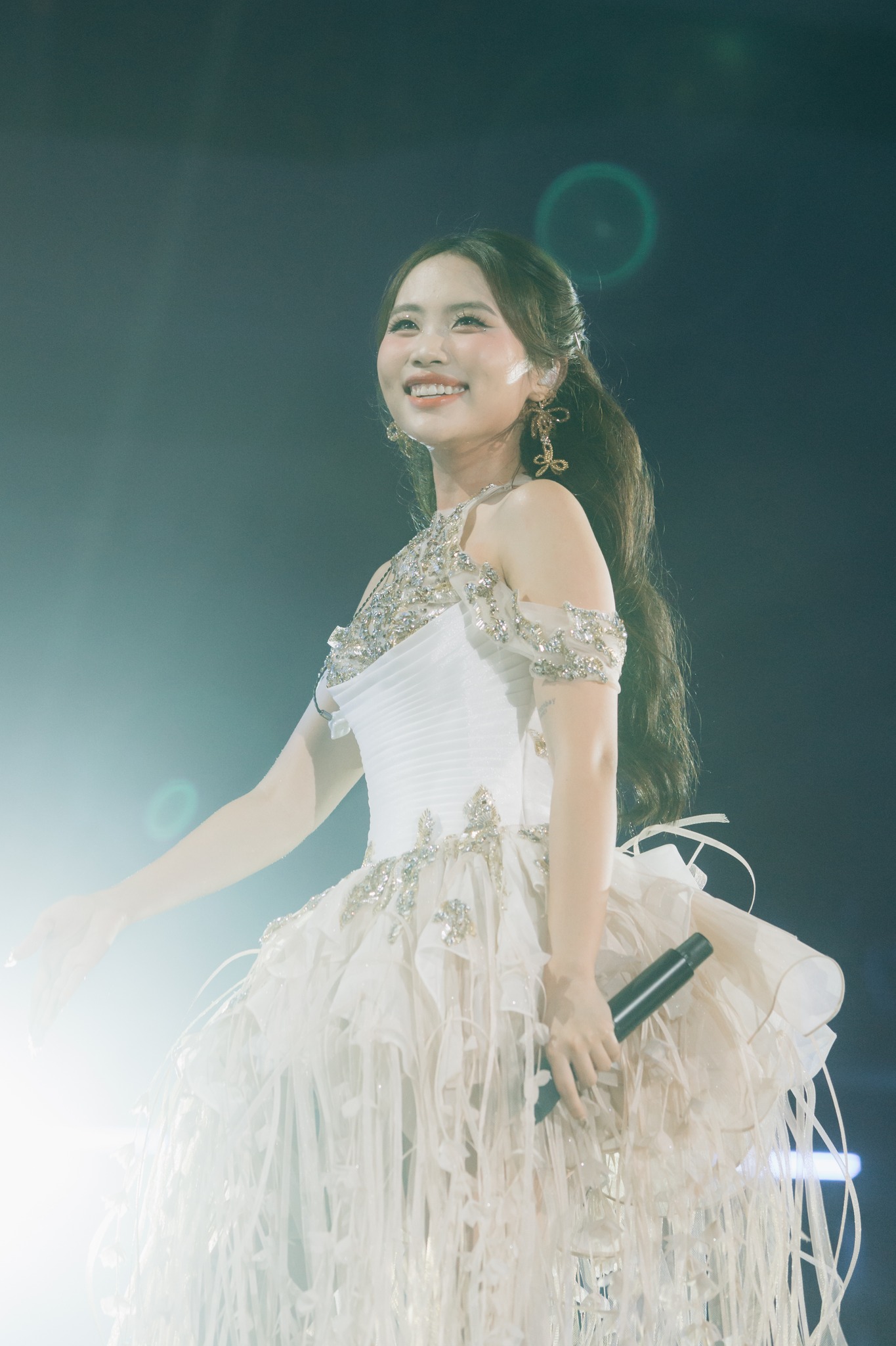 Quán quân Em Xinh Say Hi - Phương Mỹ Chi bật khóc: