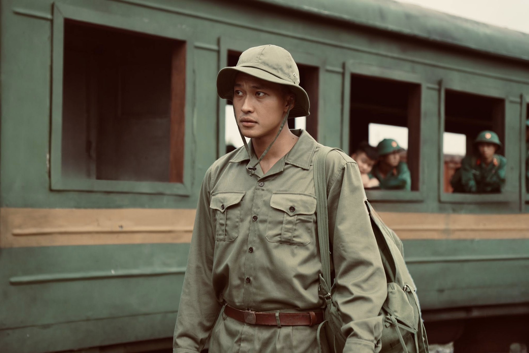 Bức hình 1 sao Việt ở buổi Tổng hợp luyện A80 lần 2 khiến cả MXH nghẹn ngào, hòa bình đẹp quá Tổ Quốc ơi!- Ảnh 4.