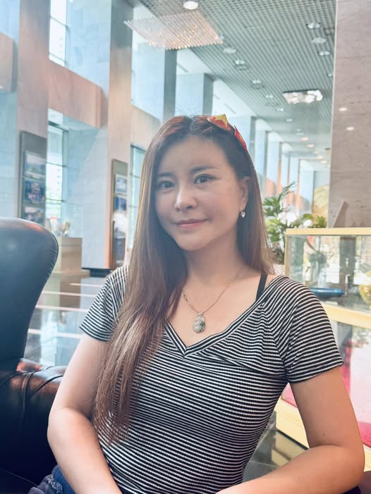 Diễn viên Kim Oanh công khai mặt mộc hậu trùng tu ở Hàn Quốc, đẹp thế nào mà dàn sao vào khen tới tấp?- Ảnh 1.