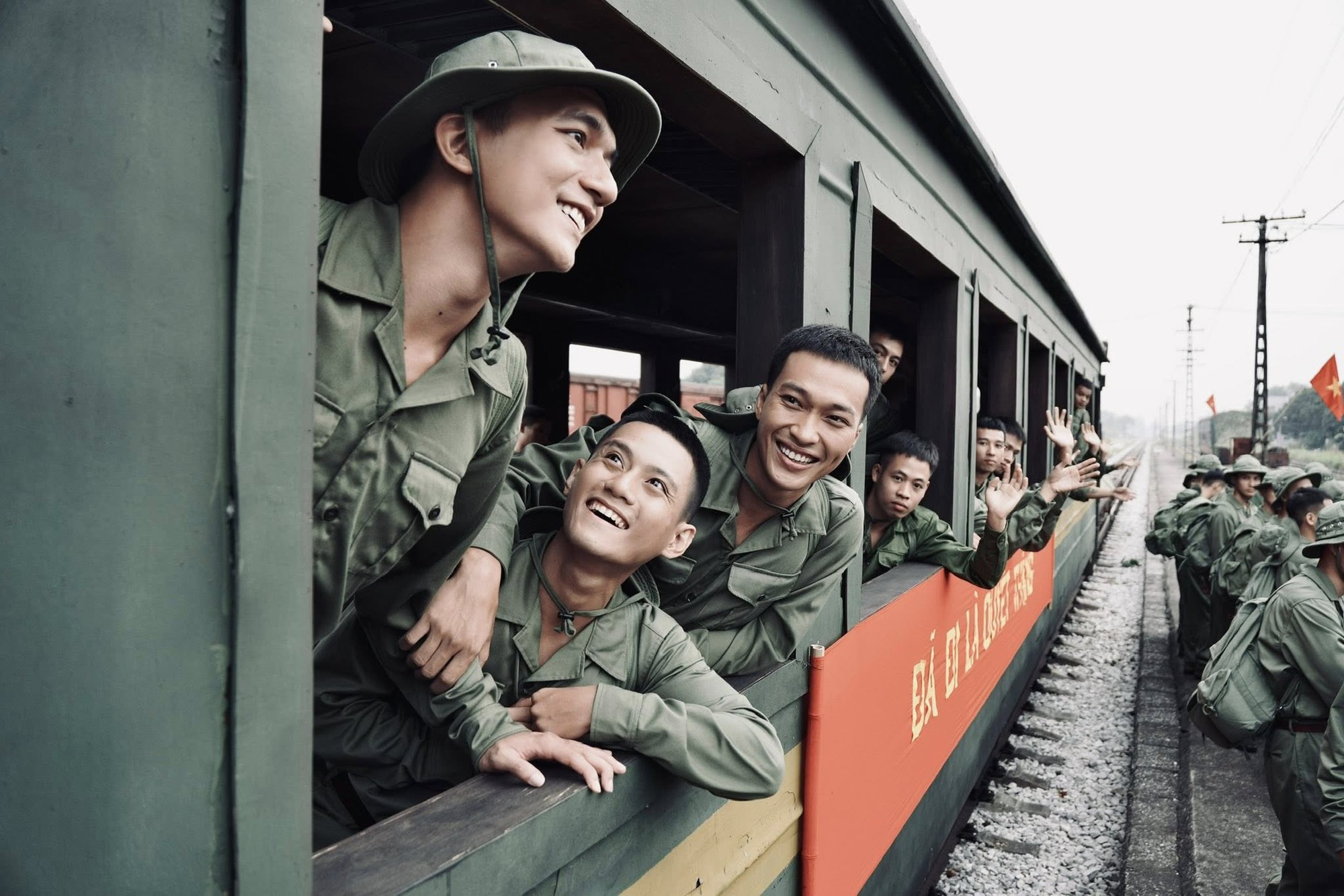 Mỹ nam đáng yêu nhất Mưa Đỏ đổi đời nhờ nói quá nhiều, phá hỏng nguyên tác nhưng ai xem cũng khen nức nở- Ảnh 7. Mỹ nam đáng yêu nhất Mưa Đỏ đổi đời nhờ nói quá nhiều, phá hỏng nguyên tác nhưng ai xem cũng khen nức nở- Ảnh 7.