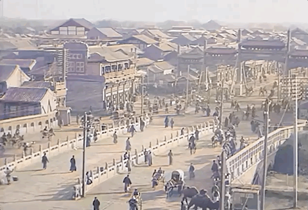 Video AI phục dựng cuộc sống thật tại Bắc Kinh thời nhà Thanh: Quá ngỡ ngàng!- Ảnh 1. Video AI phục dựng cuộc sống thật tại Bắc Kinh thời nhà Thanh: Quá ngỡ ngàng!- Ảnh 1.