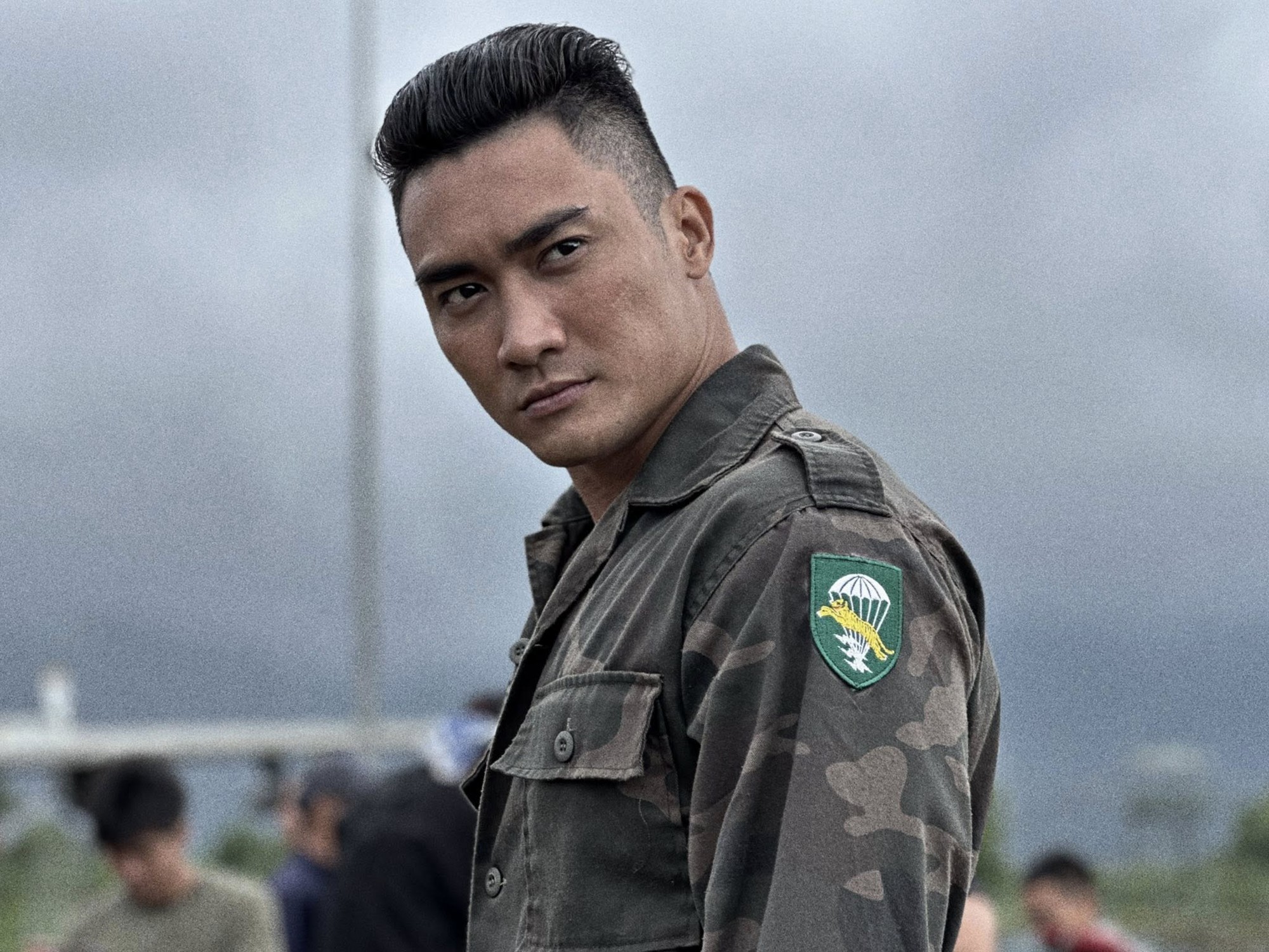 Mỹ nam gây sốc nhất Mưa Đỏ: Ác toàn diện vẫn không ai ghét nổi, lên hình vài phút mà cả triệu người vỗ tay- Ảnh 3. Mỹ nam gây sốc nhất Mưa Đỏ: Ác toàn diện vẫn không ai ghét nổi, lên hình vài phút mà cả triệu người vỗ tay- Ảnh 3.