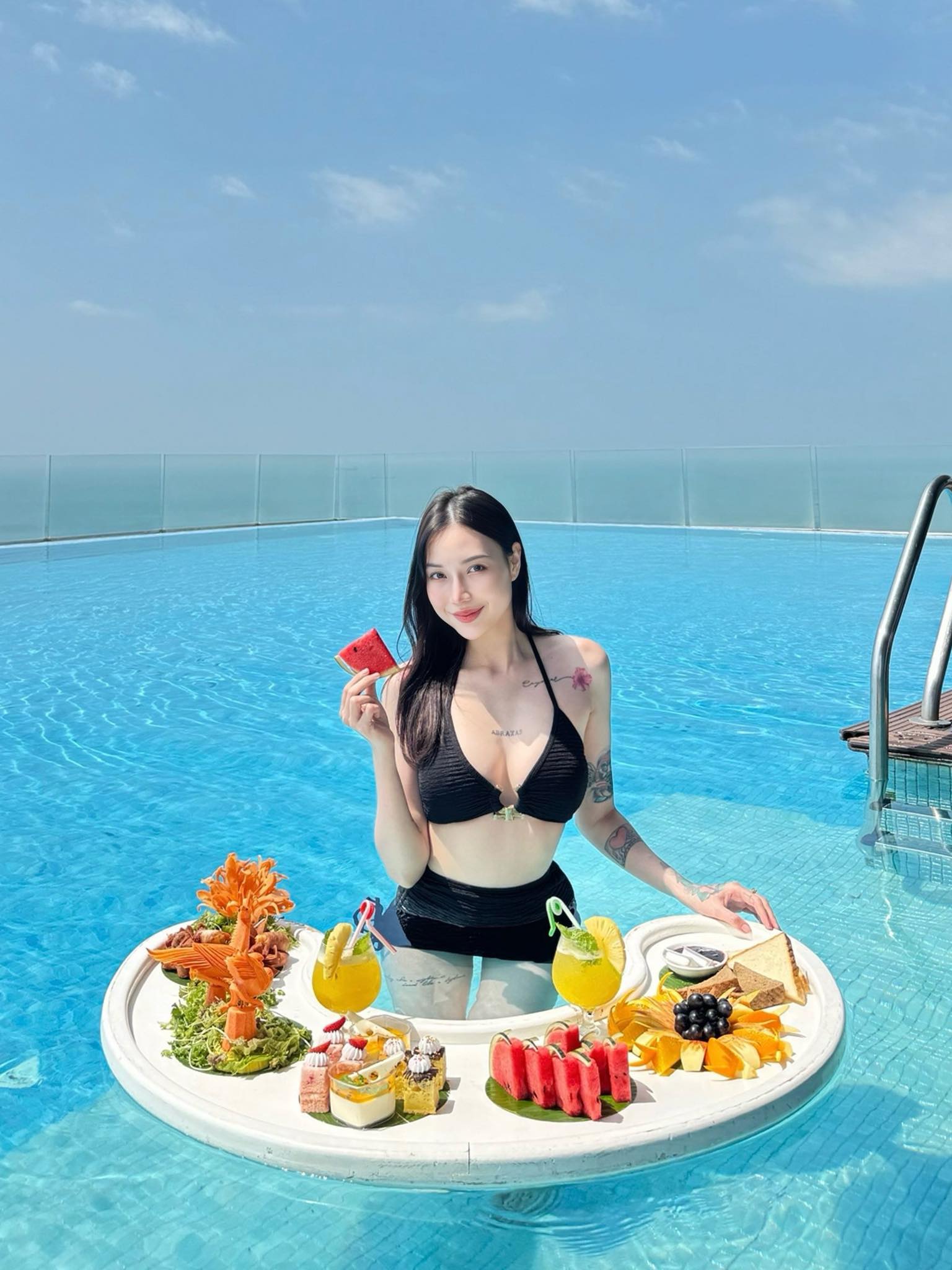 Nửa năm mới online, nữ streamer