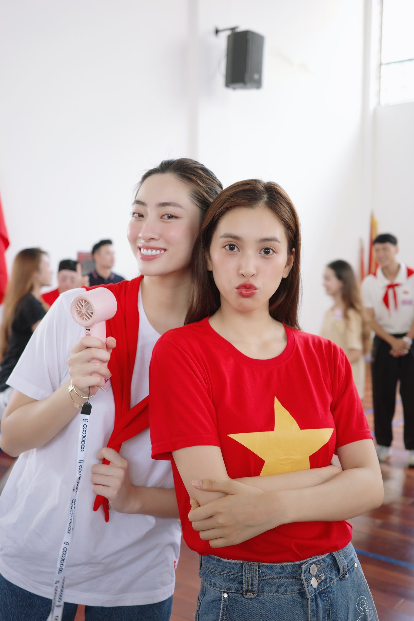 "Mỹ nhân Việt ngàn năm có một" viral cõi mạng sau tổng duyệt A80: Không phải vì quá đẹp, mà lại vì biểu cảm "khó đỡ" cỡ này! 53928480313044463843807016586833685707336955n 1756568464664 175656846497311755741