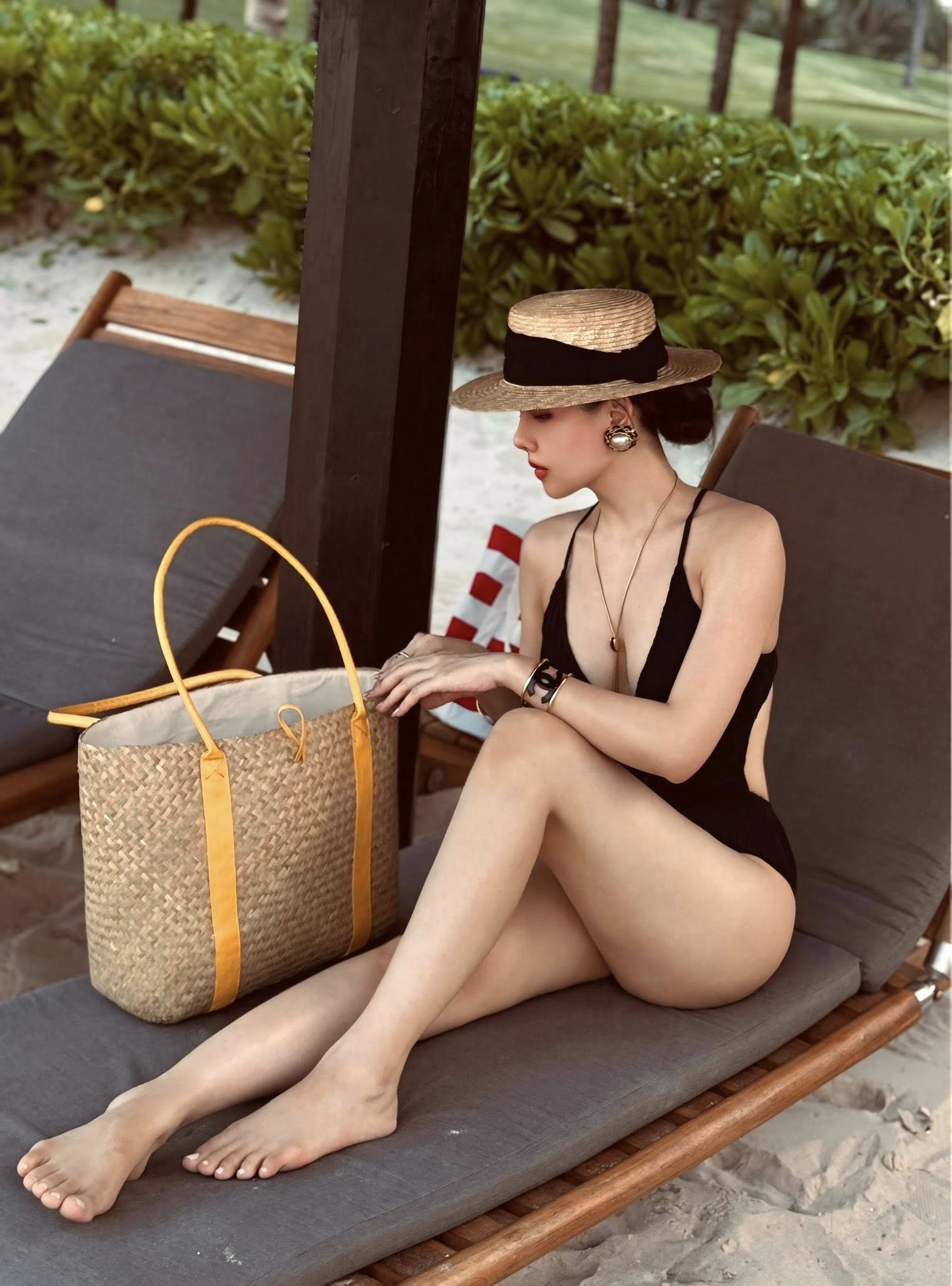 Bất ngờ với body siêu nóng bỏng của