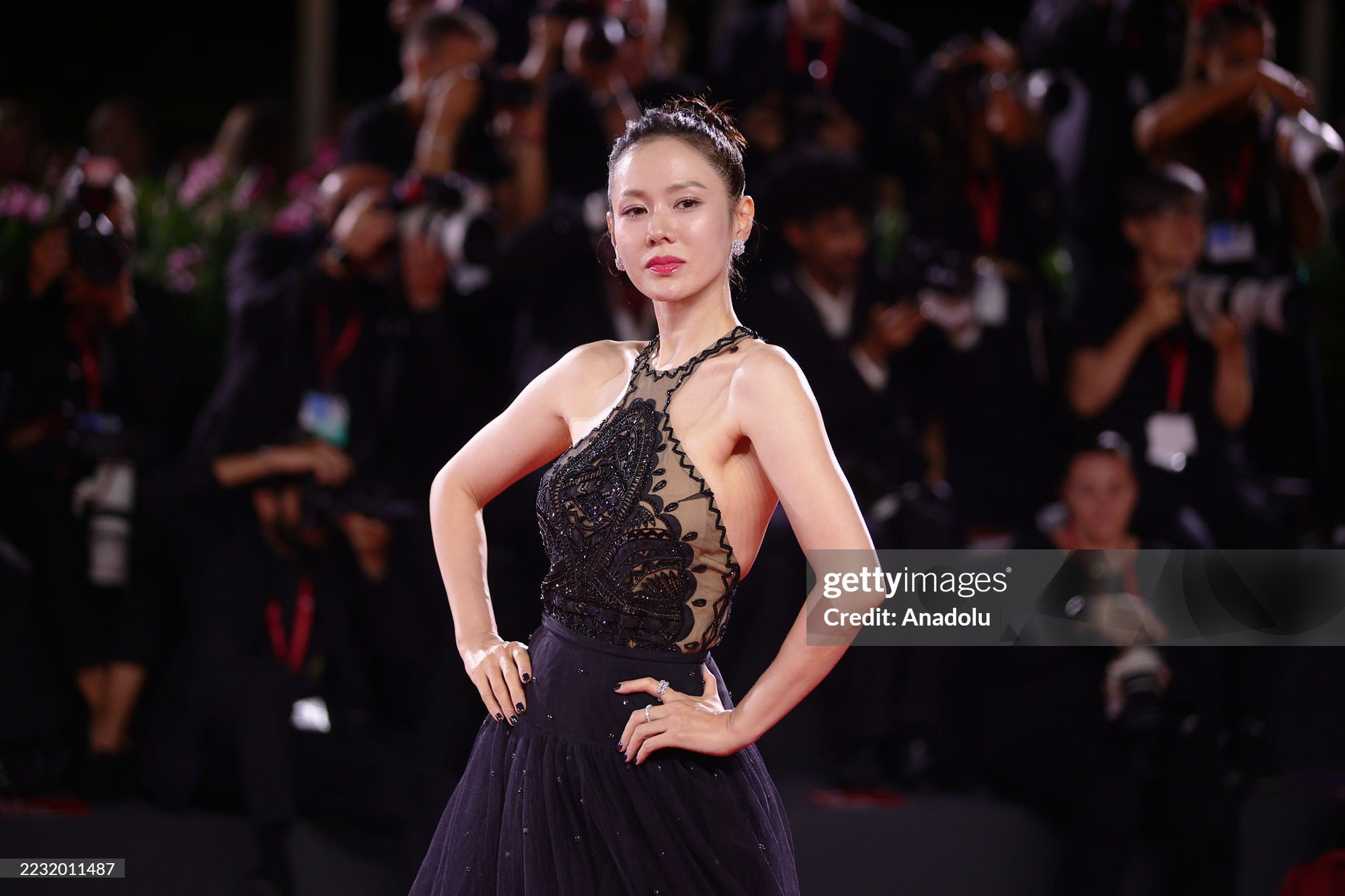 Son Ye Jin bật khóc nức nở giữa hàng trăm người giữa ồn ào ngược đãi sao nhí- Ảnh 2.